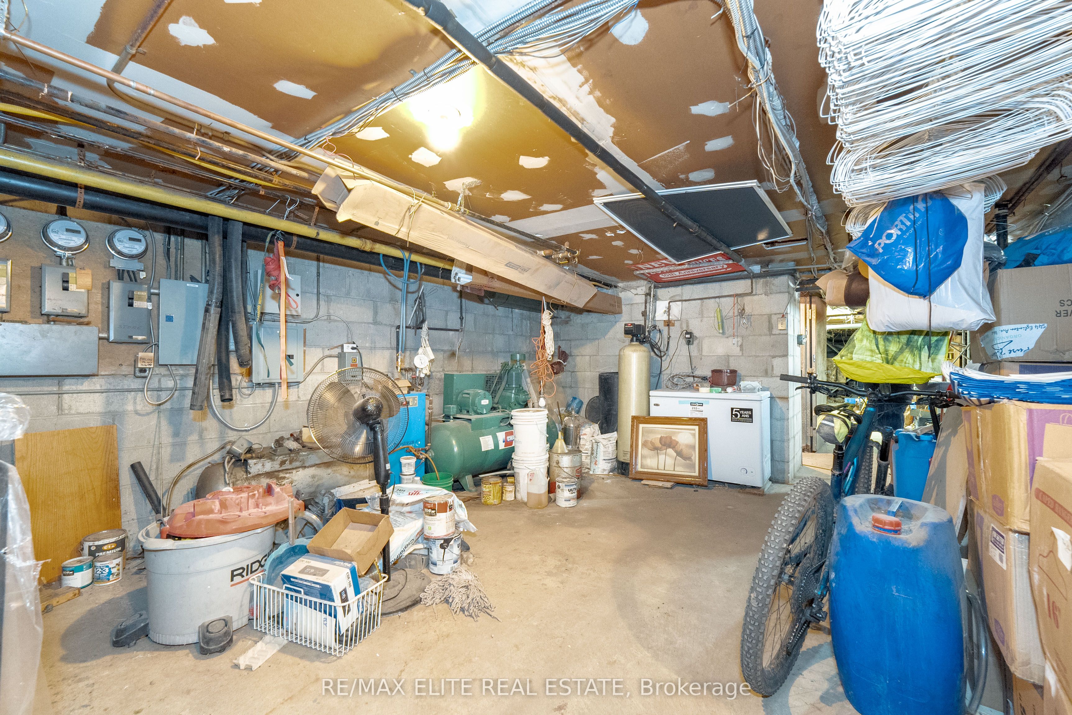 544 Eglinton Avenue Property Photo 25