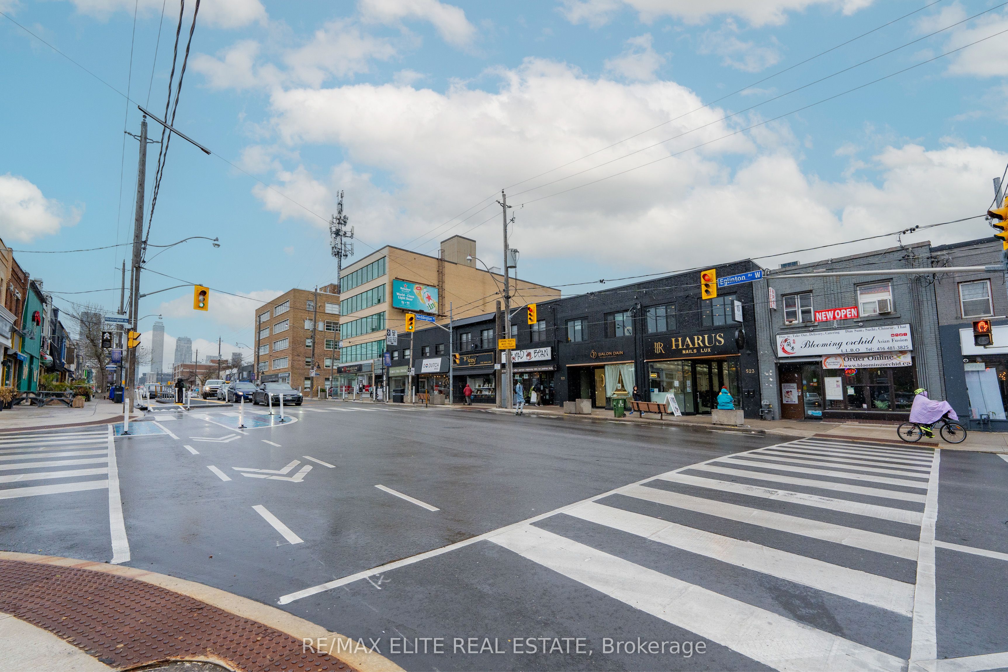 544 Eglinton Avenue Property Photo 28