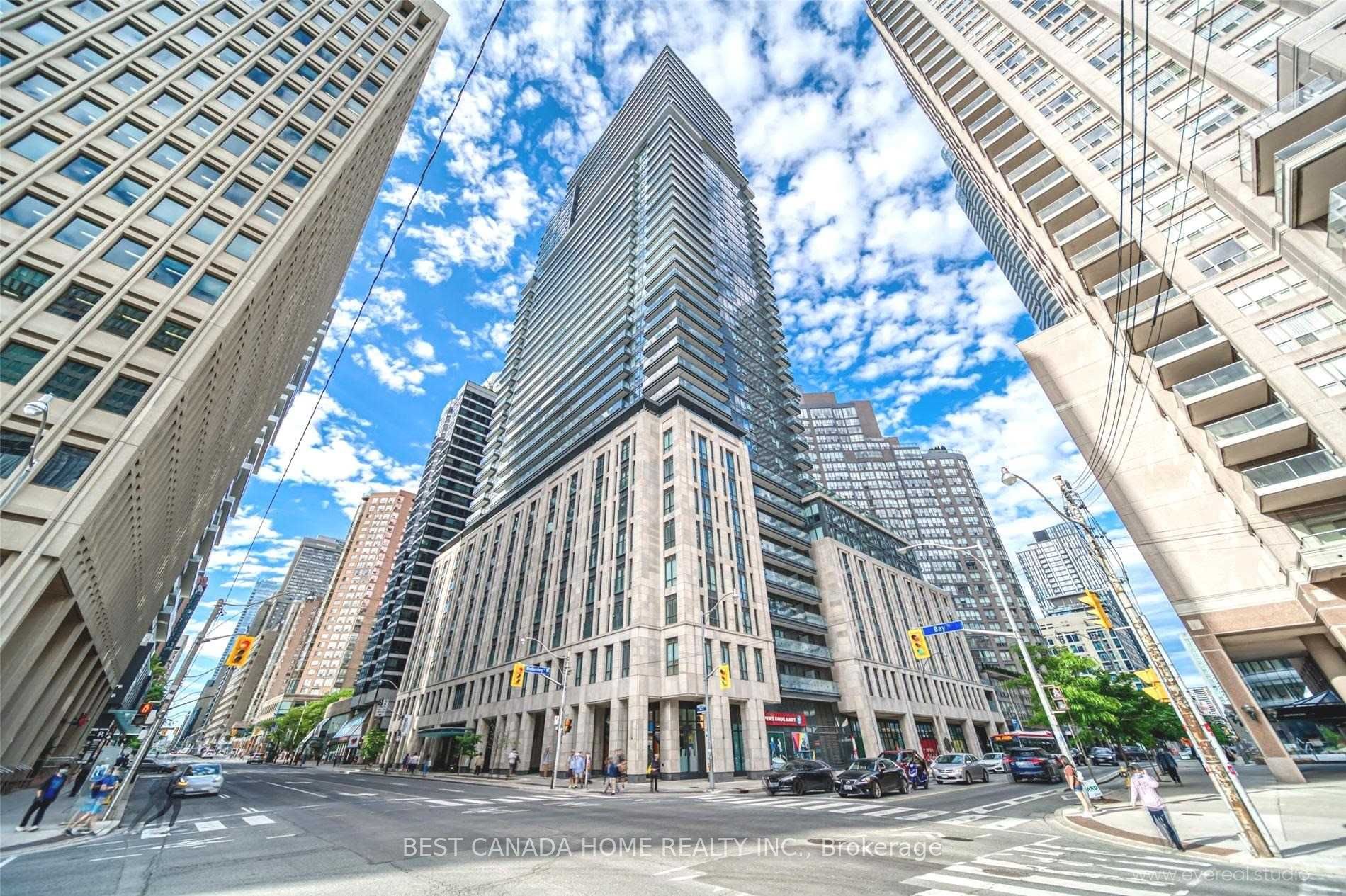 #907 - 955 Bay Street Property Photo 1