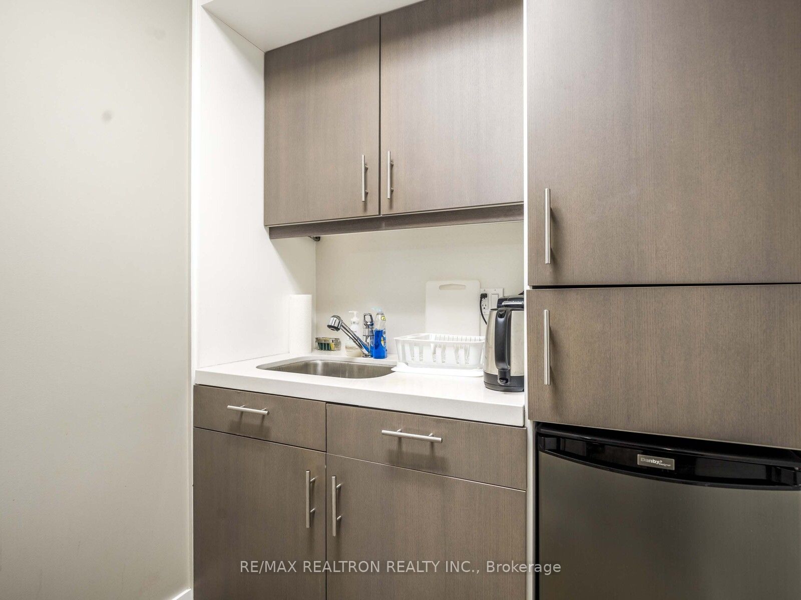 #304 - 120 Carlton Street Property Photo 10