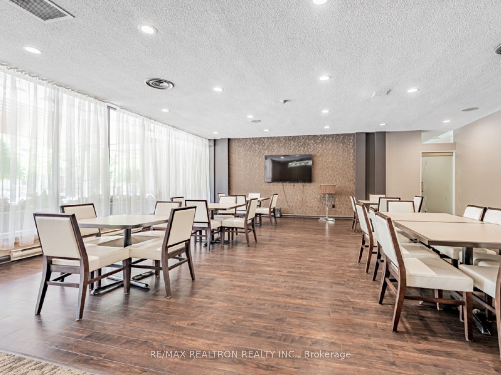 #304 - 120 Carlton Street Property Photo 26