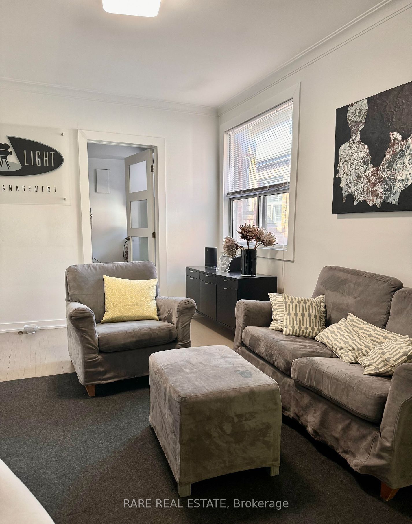 #unit B - 998 Eglinton Avenue Property Photo 3