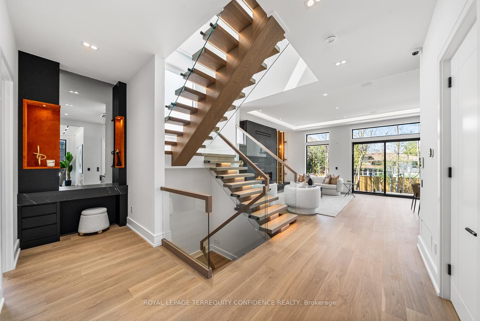 126 Santa Barbara Road Property Photo 6