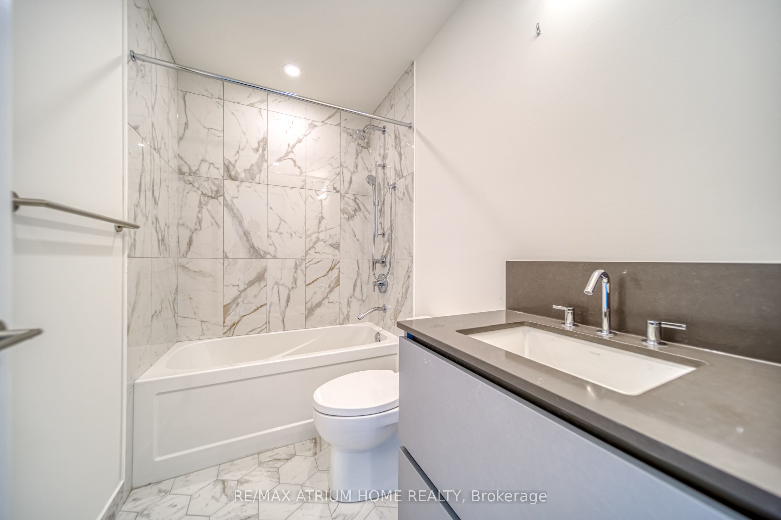 #5302 - 28 Freeland Street Property Photo 32