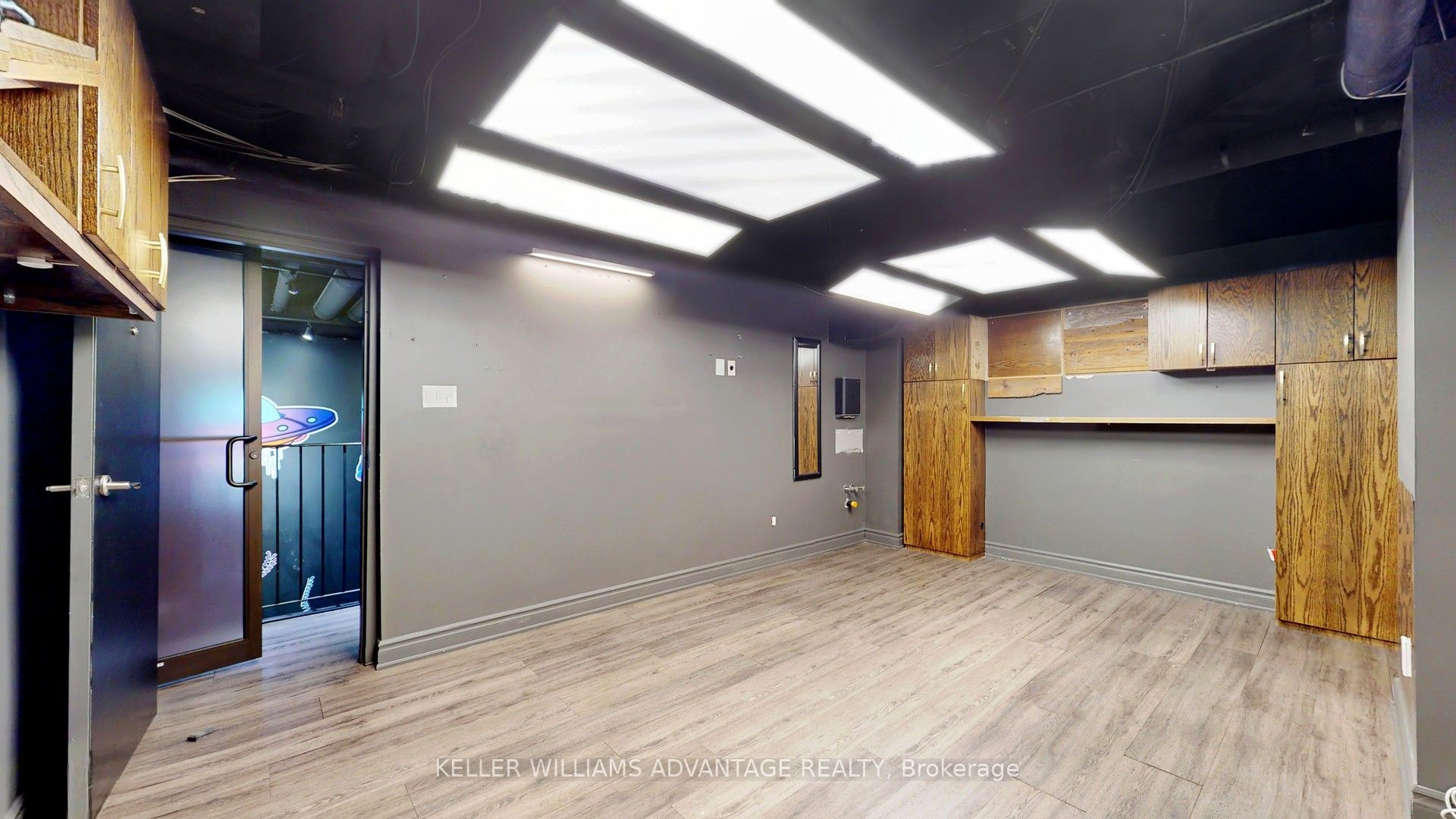 188 Spadina Avenue 15-17 Property Photo 17