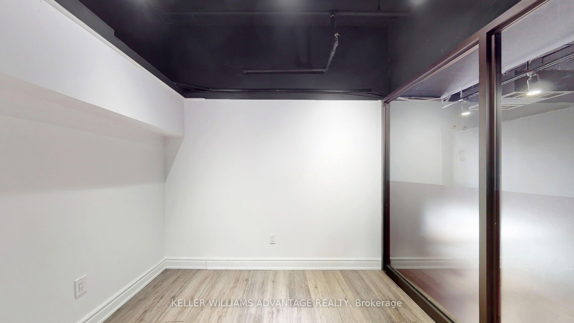 188 Spadina Avenue 15-17 Property Photo 19
