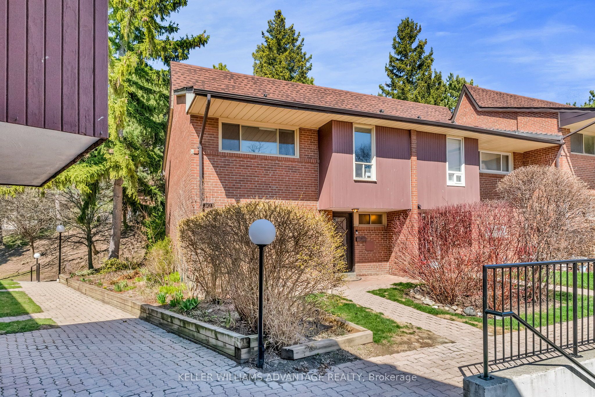 #67 - 6 Esterbrooke Avenue Property Photo 2