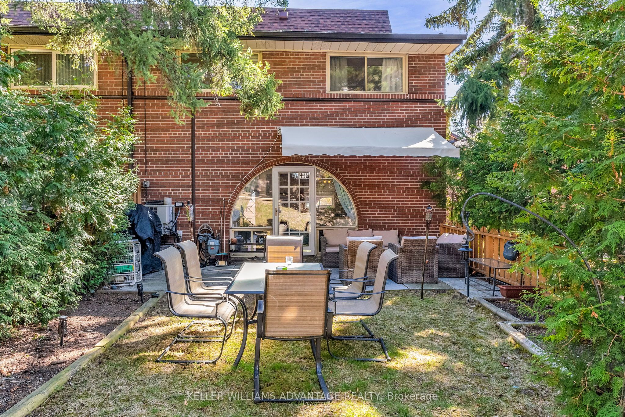 #67 - 6 Esterbrooke Avenue Property Photo 11