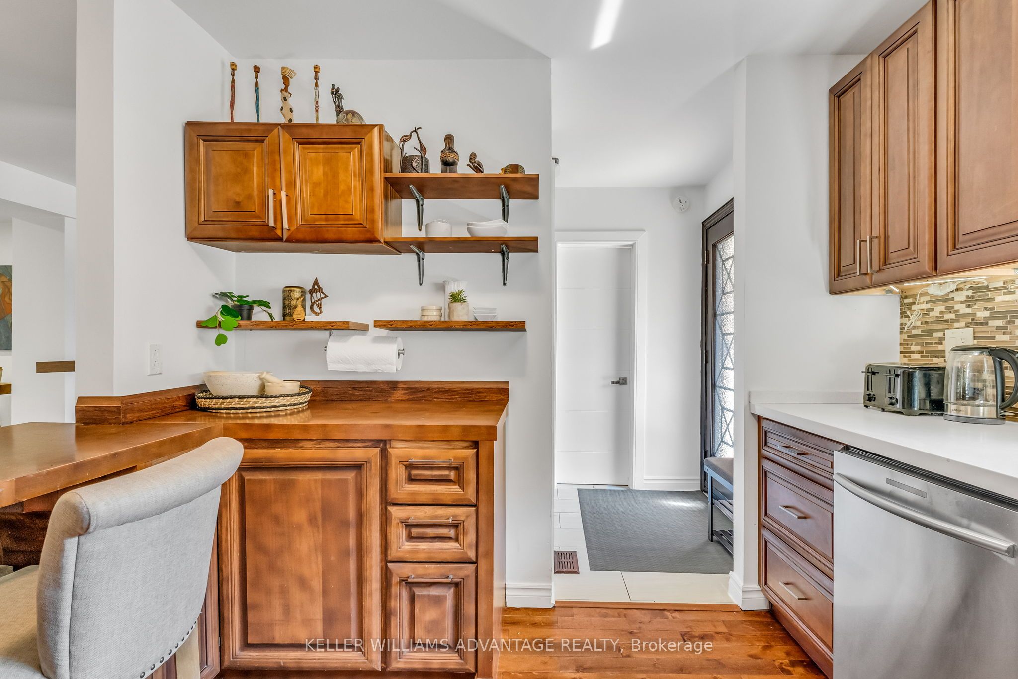 #67 - 6 Esterbrooke Avenue Property Photo 12