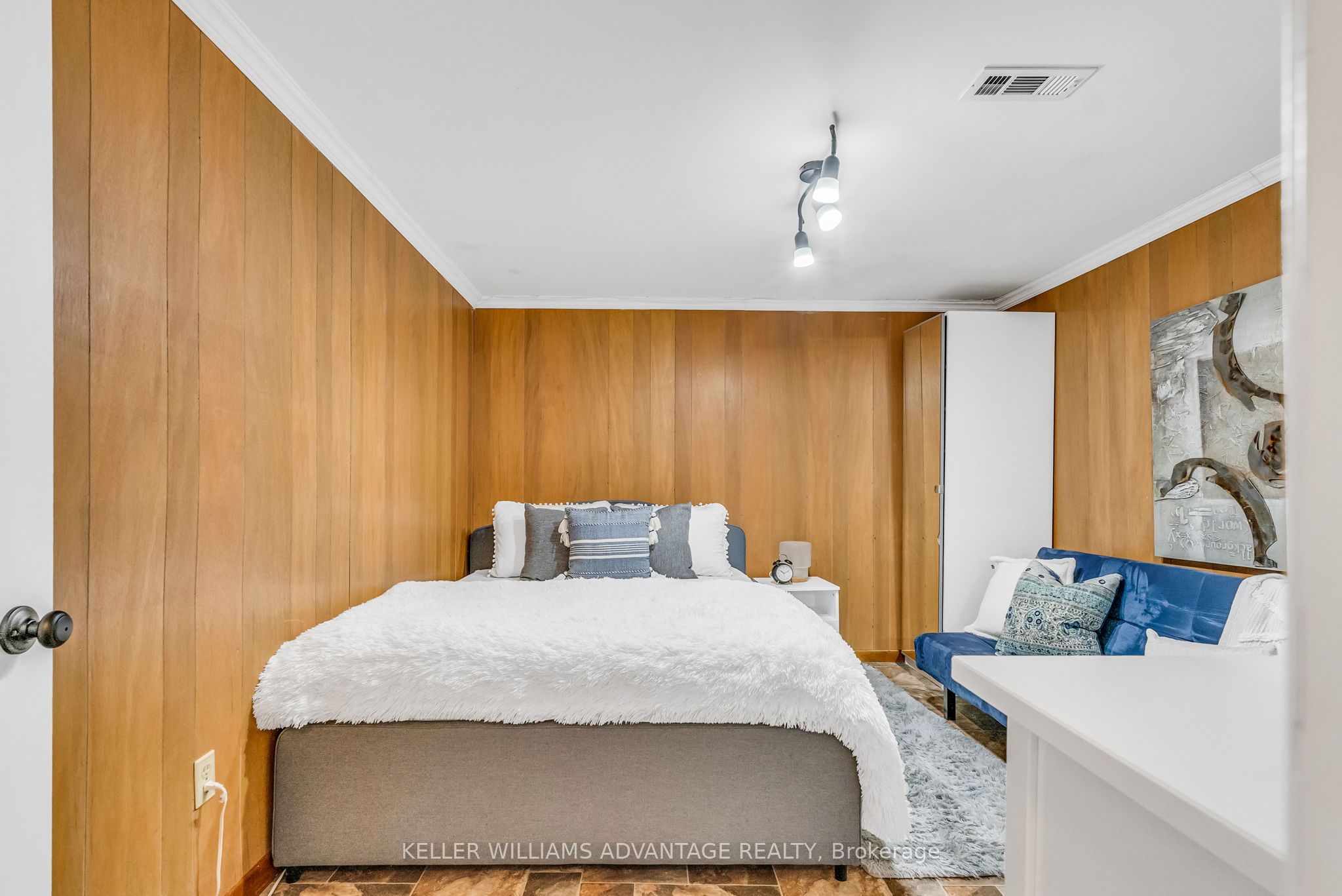 #67 - 6 Esterbrooke Avenue Property Photo 32