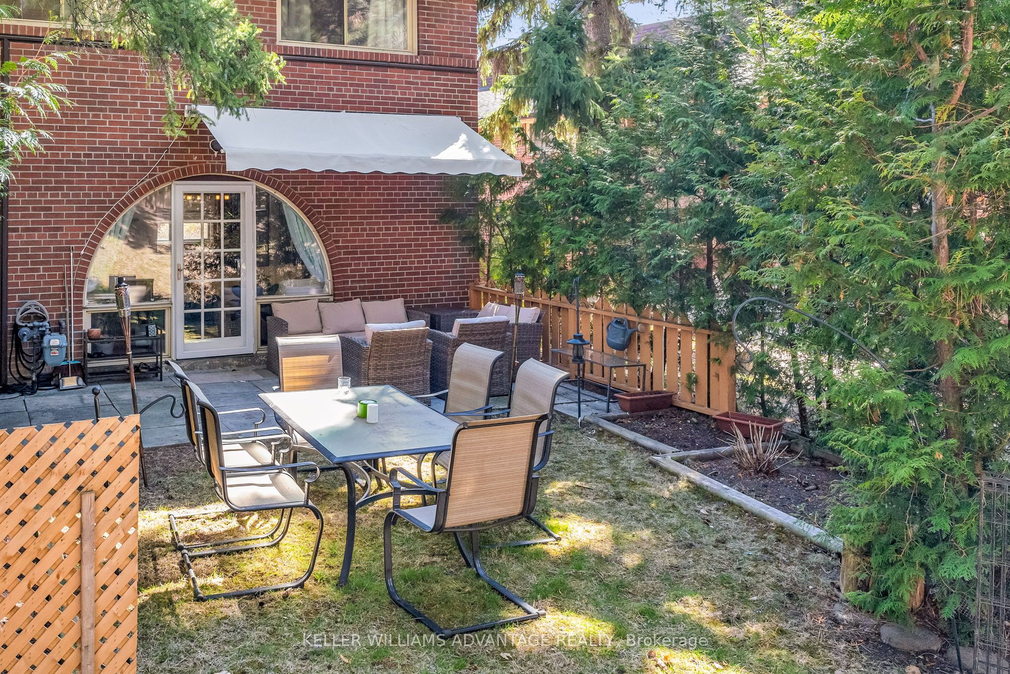 #67 - 6 Esterbrooke Avenue Property Photo 39