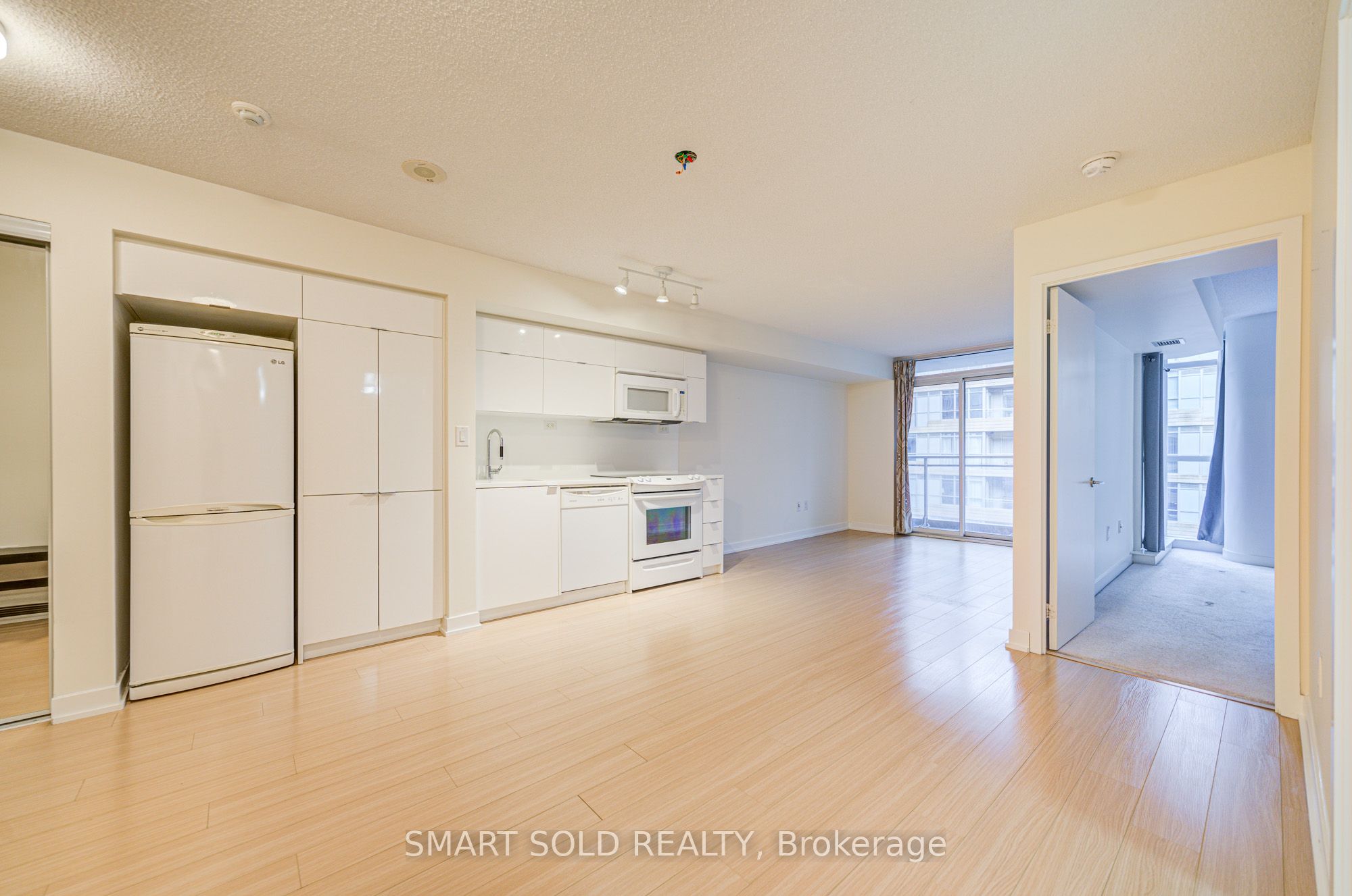 #736 - 151 Dan Leckie Way Property Photo 4