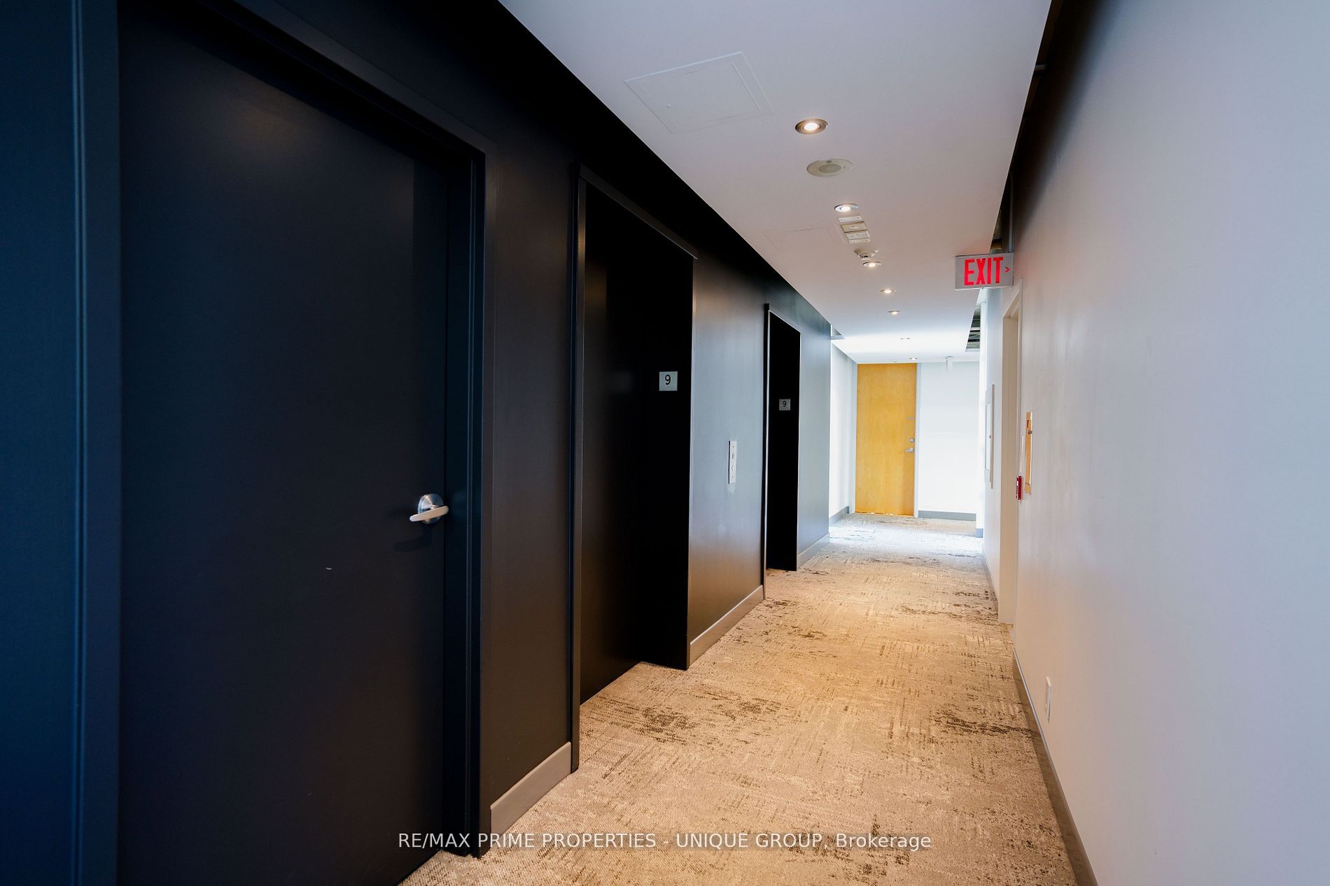 #923 - 388 Richmond Street Property Photo 4