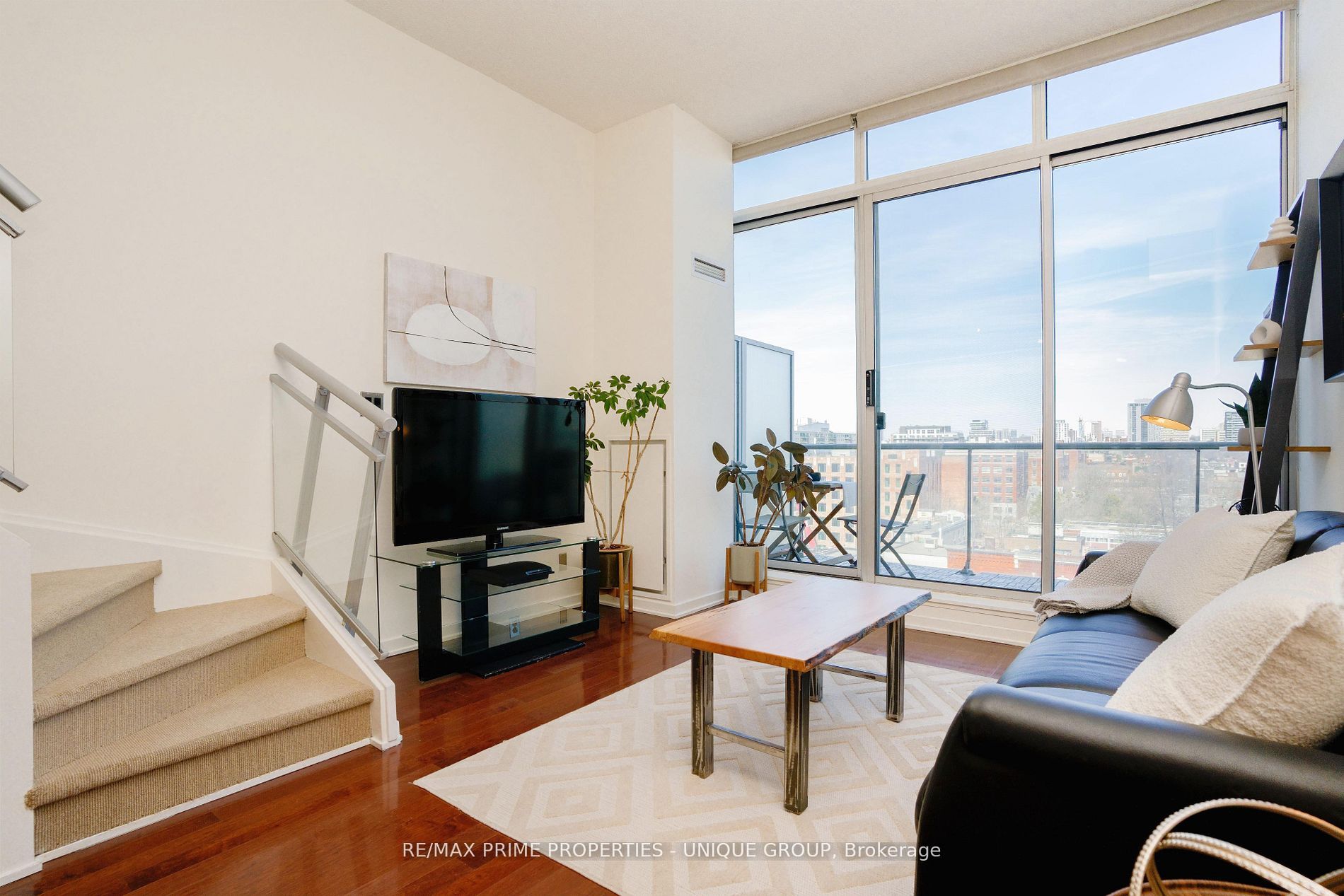 #923 - 388 Richmond Street Property Photo 8