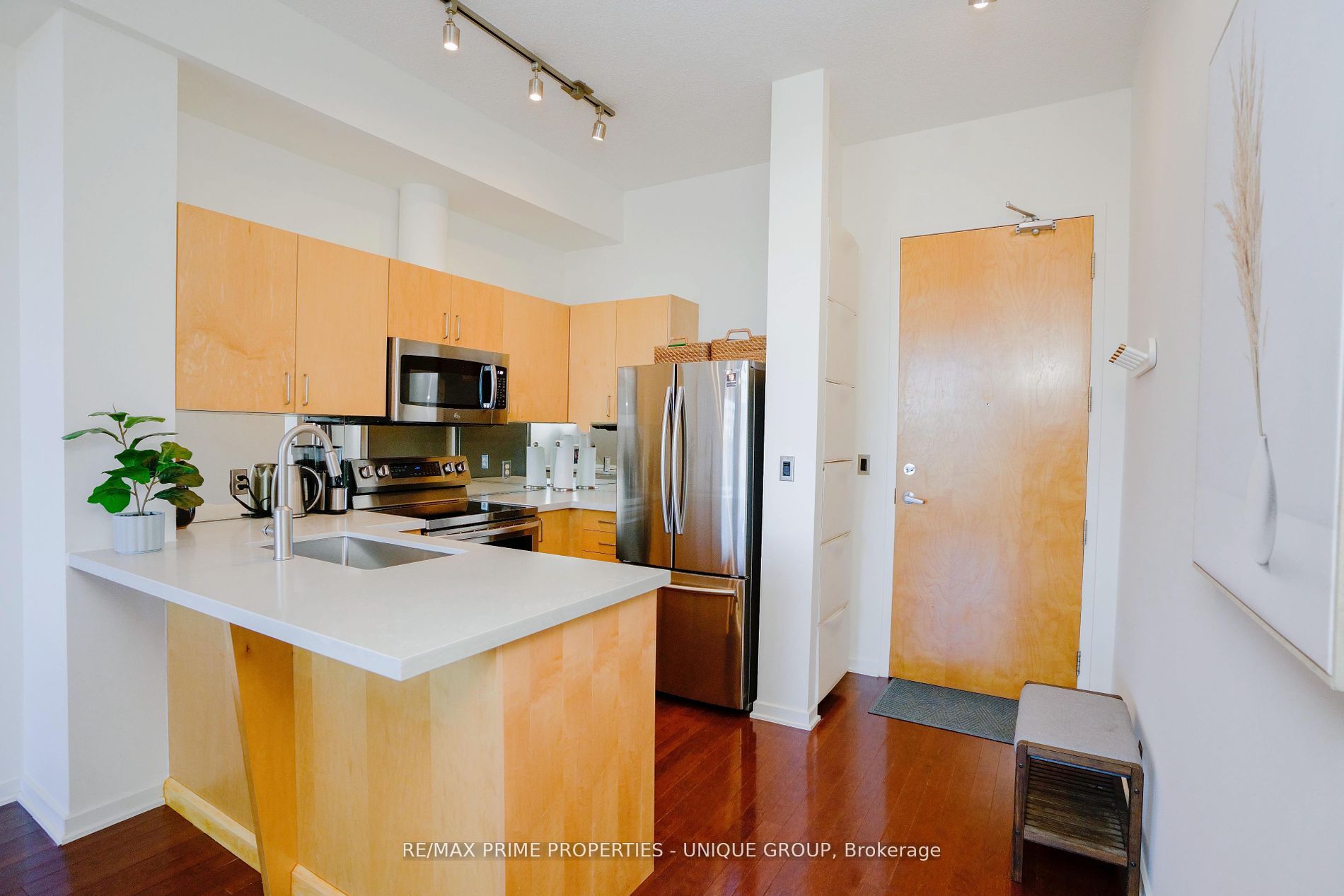 #923 - 388 Richmond Street Property Photo 15