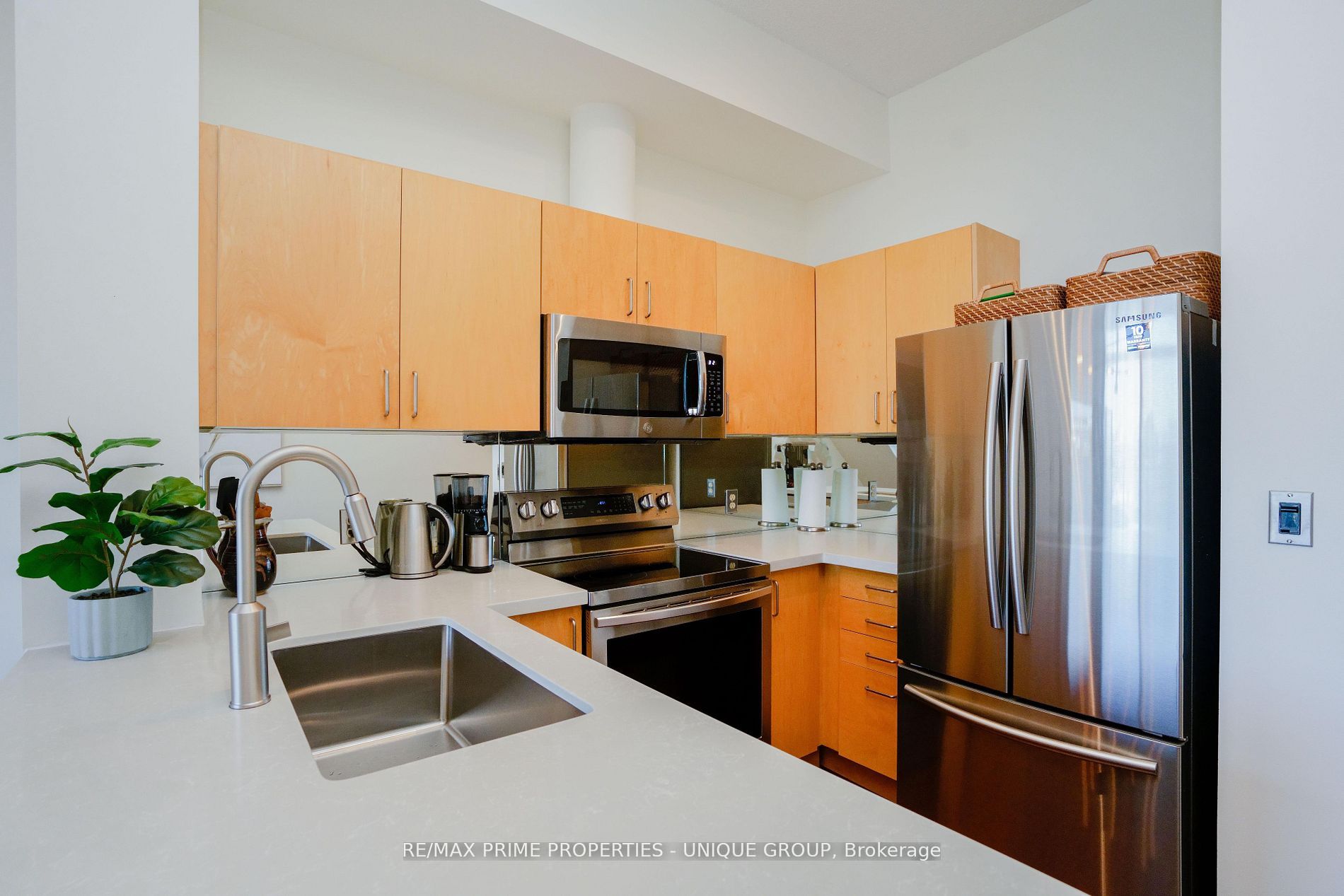 #923 - 388 Richmond Street Property Photo 16