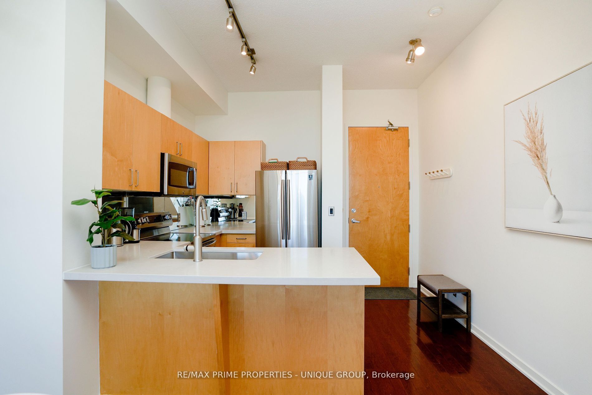 #923 - 388 Richmond Street Property Photo 17