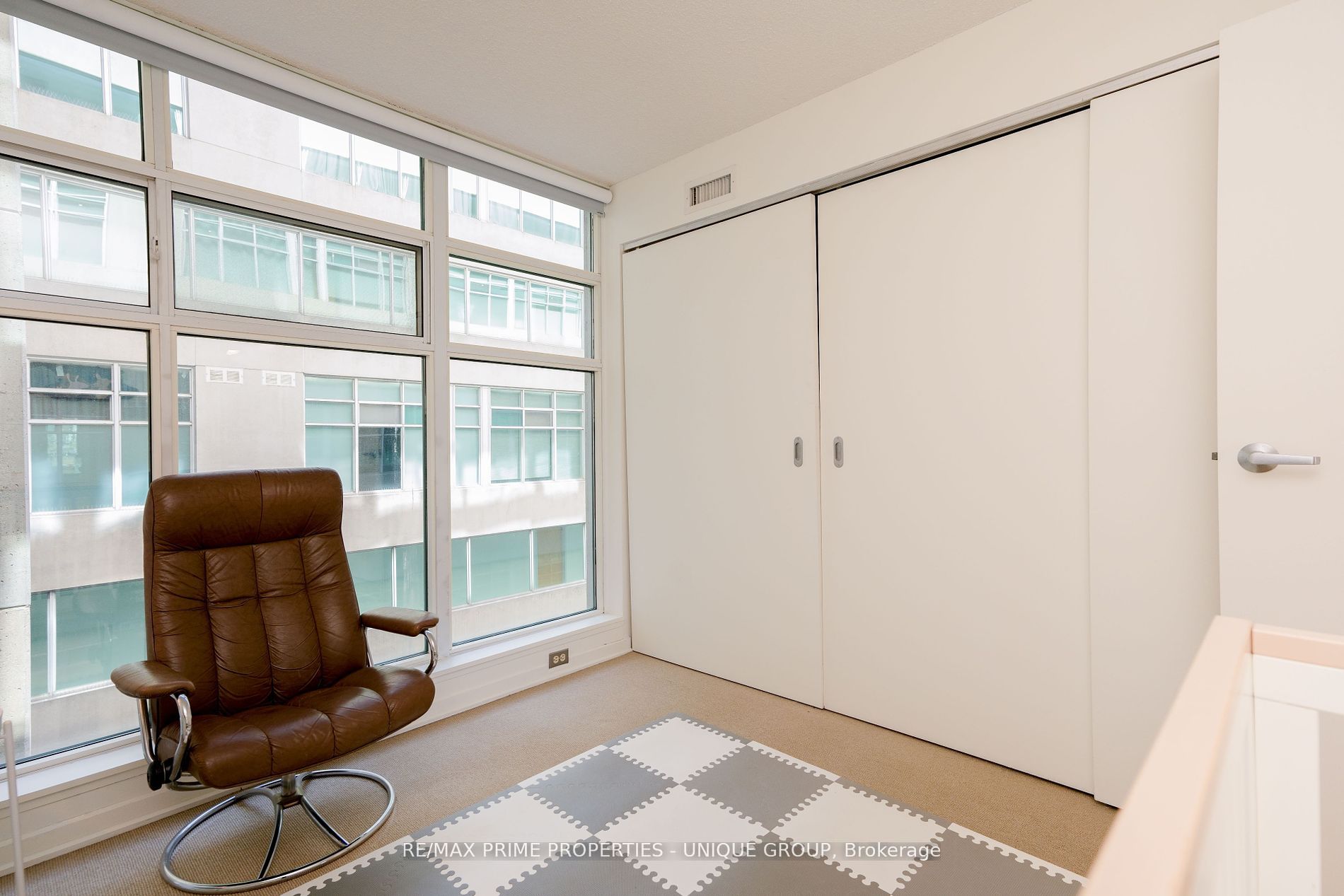 #923 - 388 Richmond Street Property Photo 27