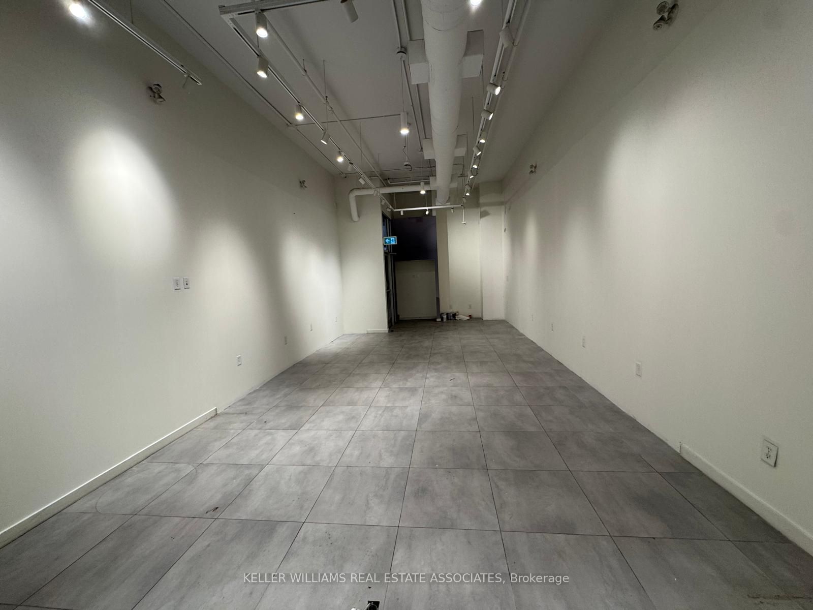 1180 Queen Street Property Photo 3