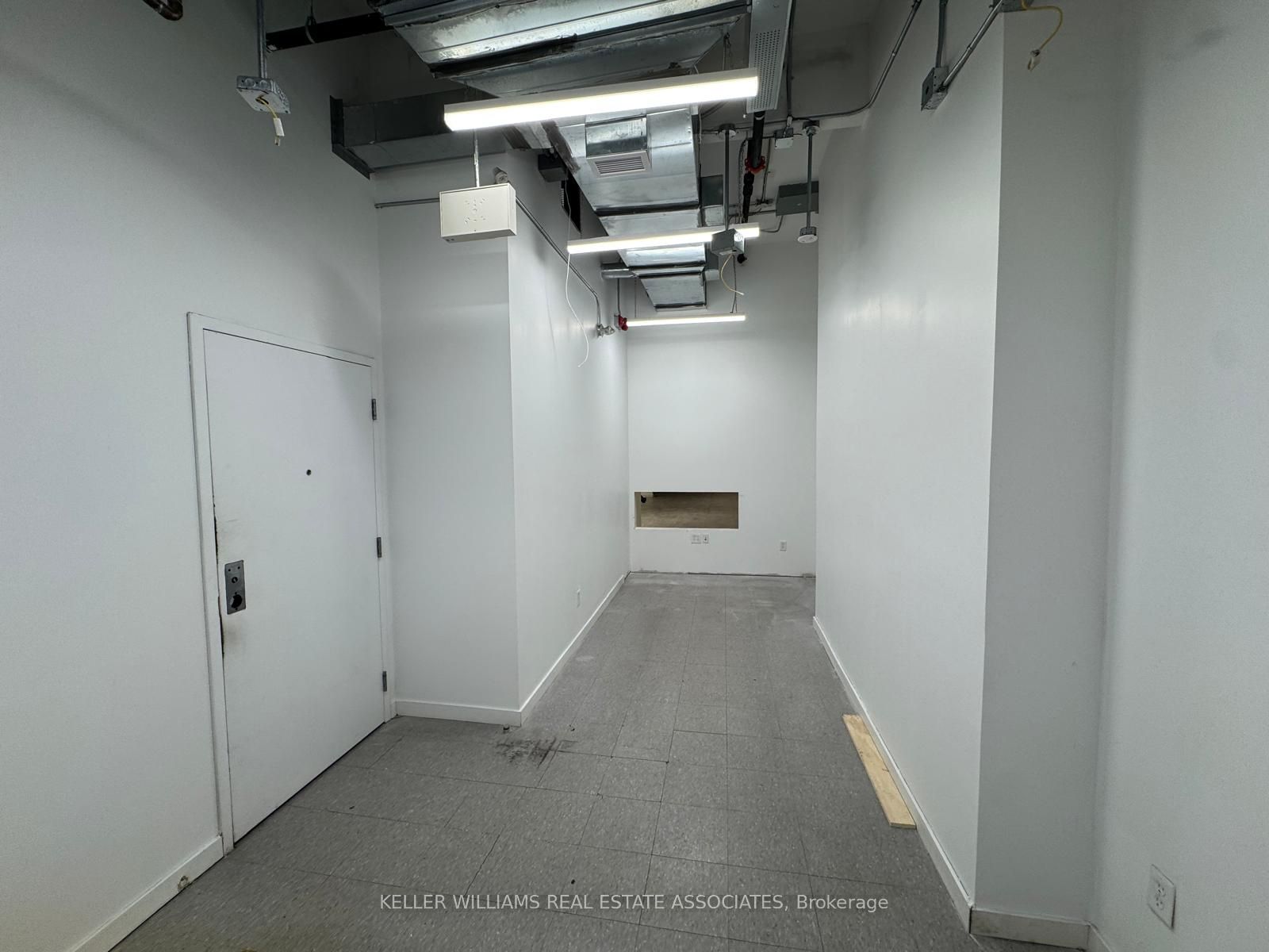 1180 Queen Street Property Photo 4