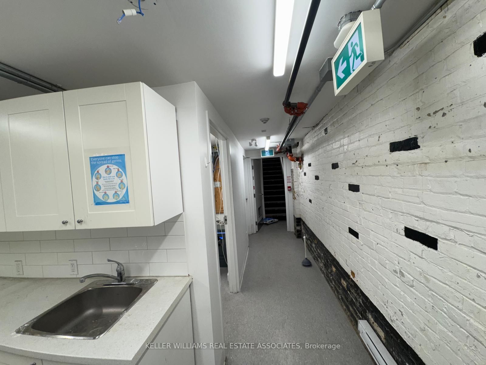 1180 Queen Street Property Photo 8