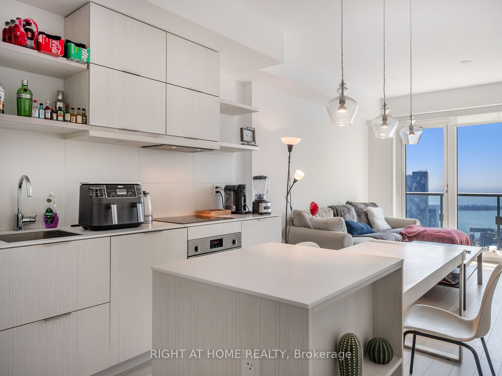 197 Yonge Street 5607 Property Photo 10