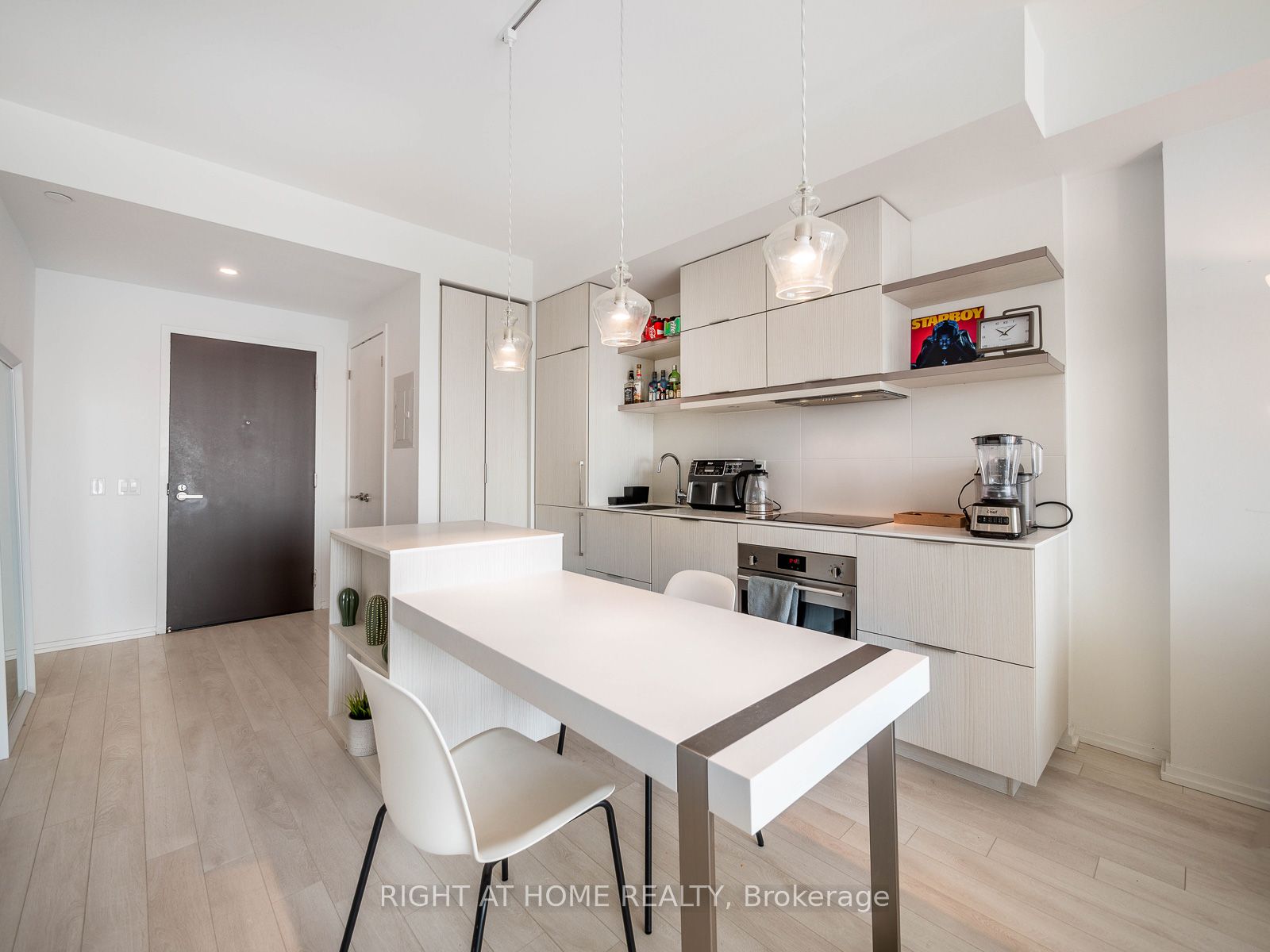 197 Yonge Street 5607 Property Photo 14