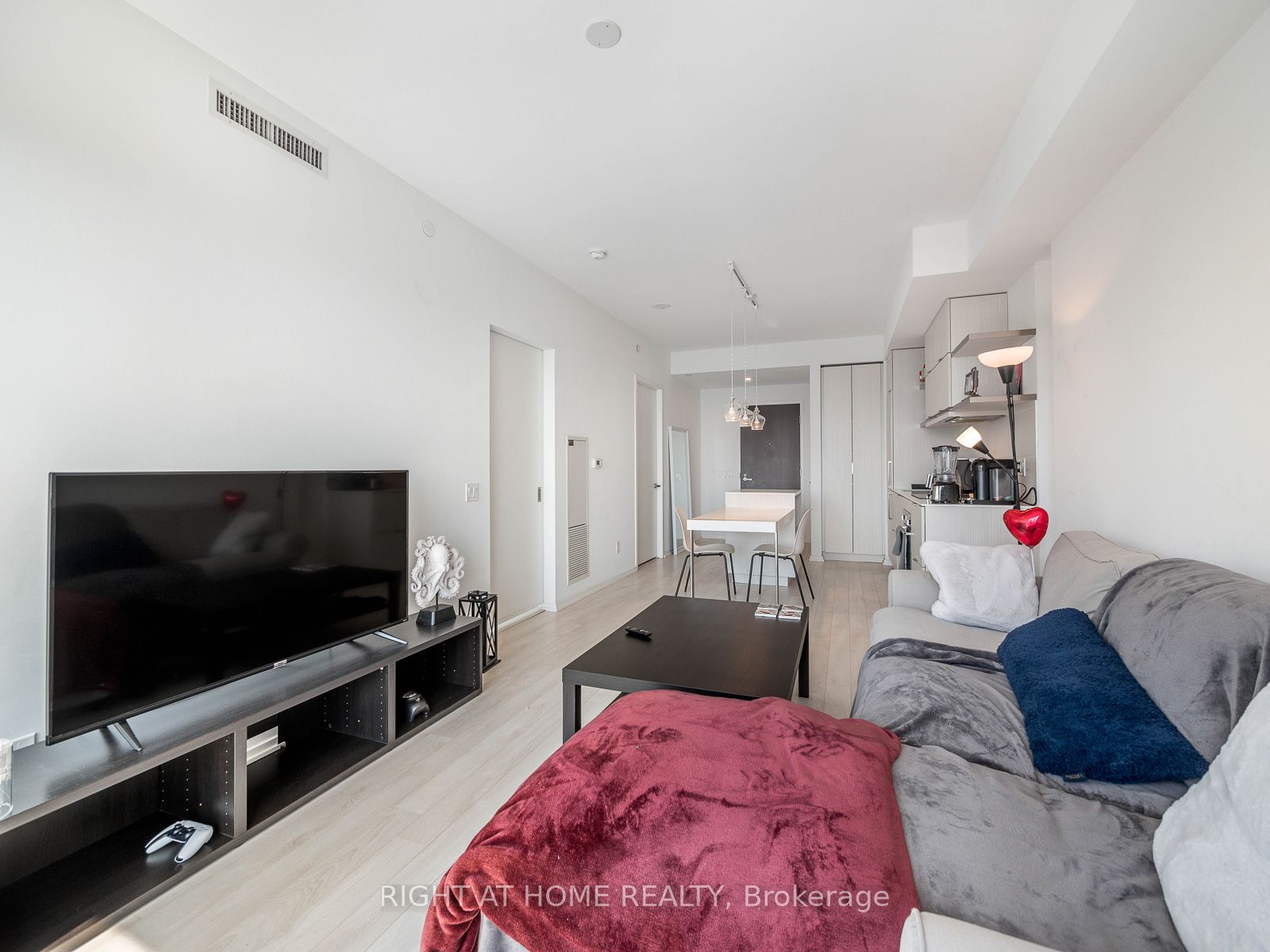 197 Yonge Street 5607 Property Photo 18