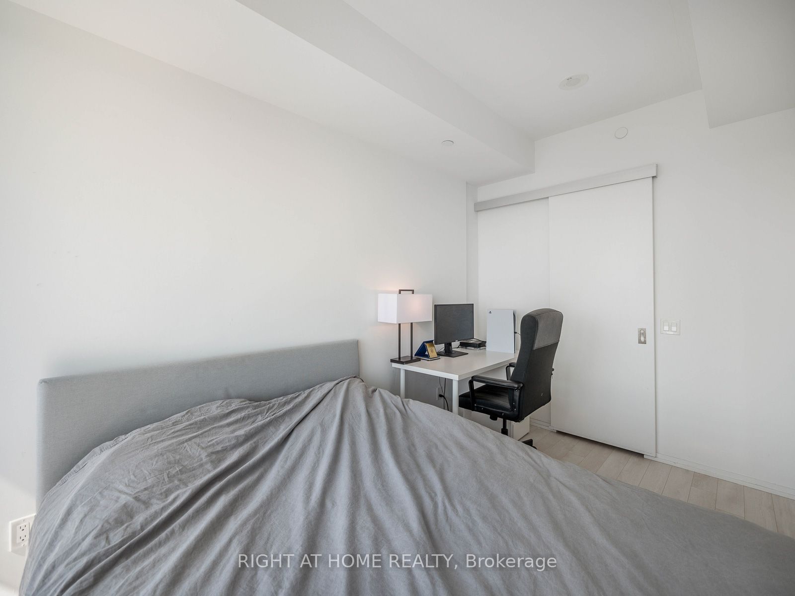 197 Yonge Street 5607 Property Photo 20