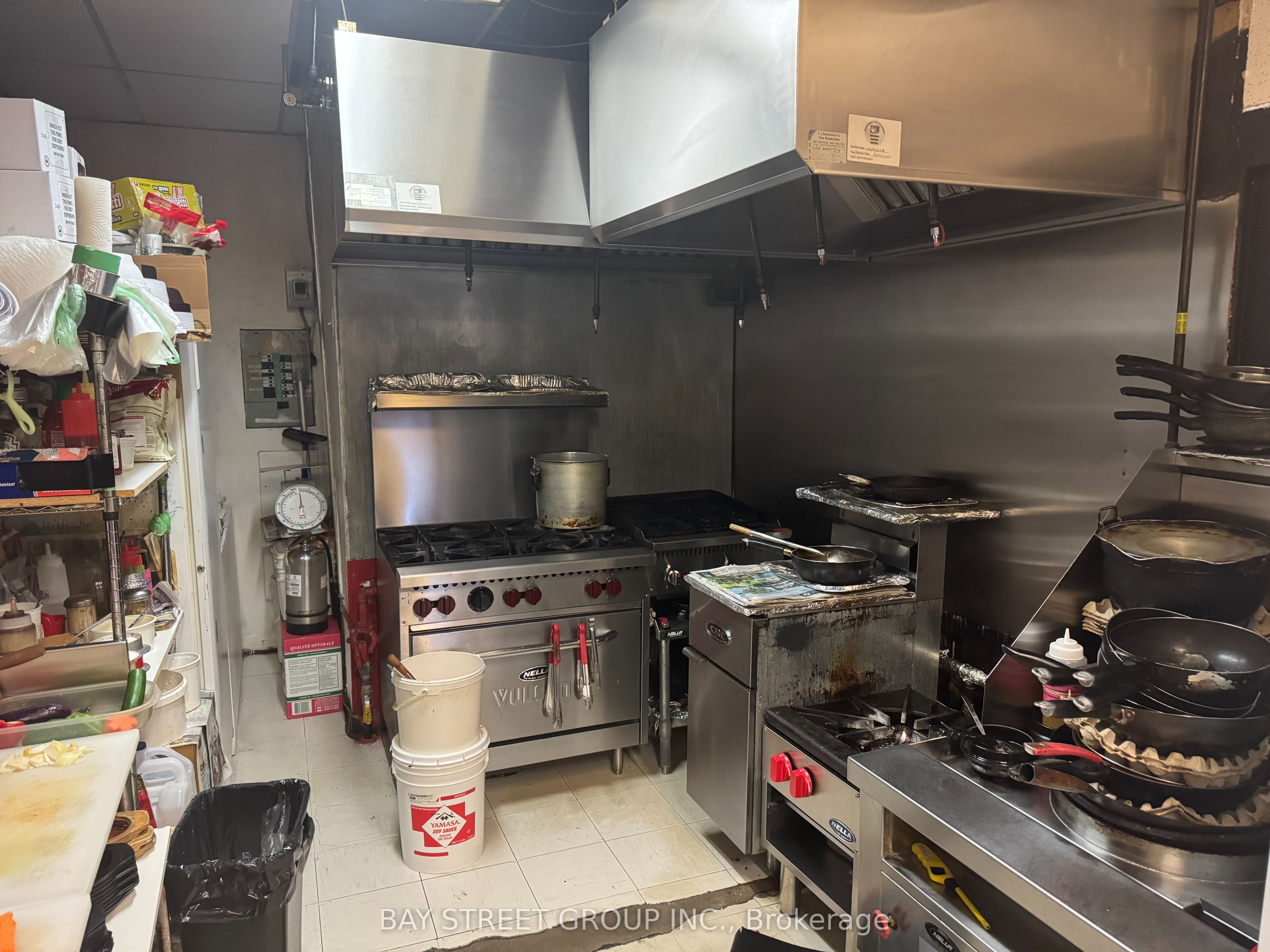 5523 Yonge Street Property Photo 4