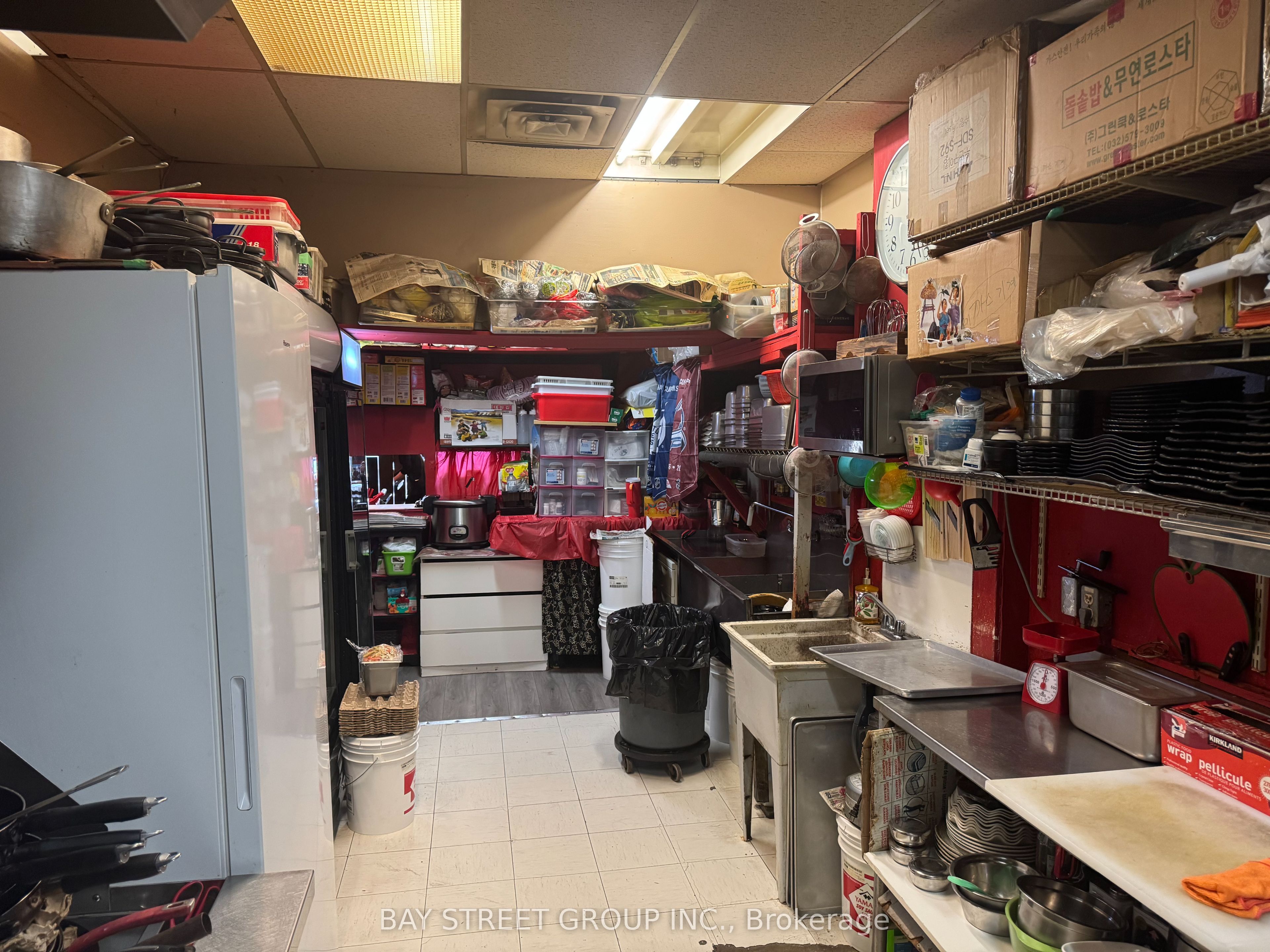 5523 Yonge Street Property Photo 6