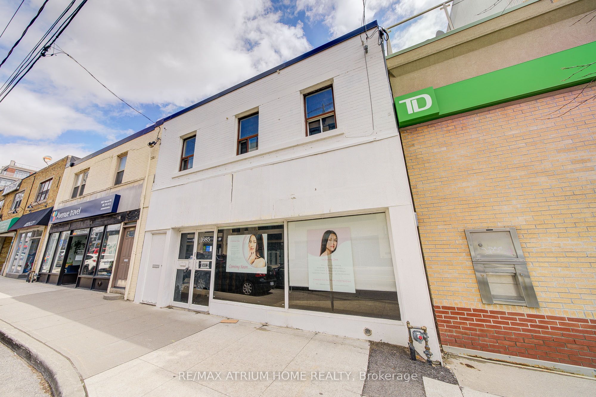#Main - 1685 Avenue Road Property Photo 1