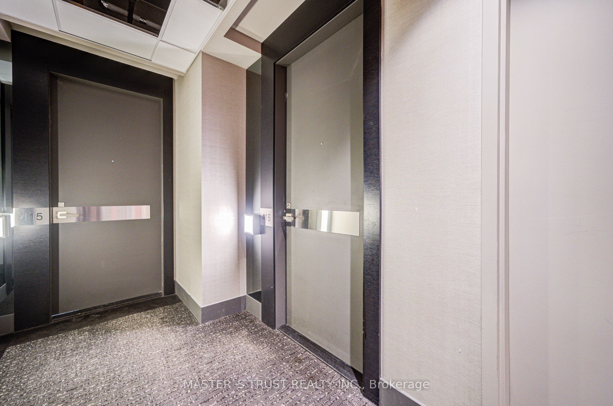 #416 - 32 Davenport Road Property Photo 6