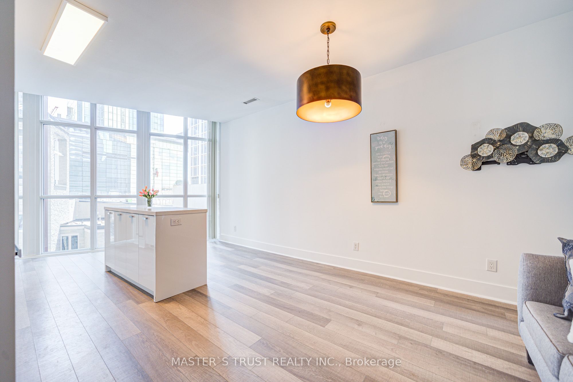 #416 - 32 Davenport Road Property Photo 13