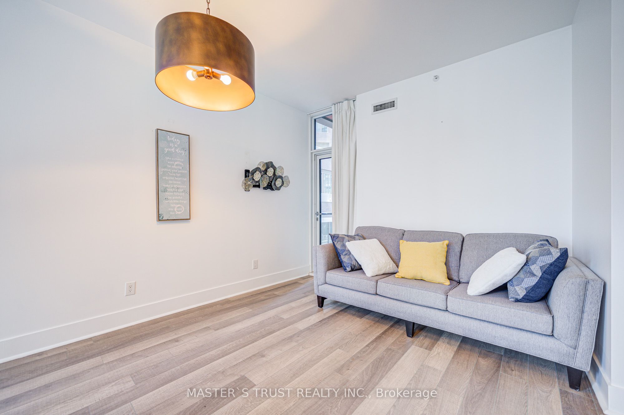 #416 - 32 Davenport Road Property Photo 15