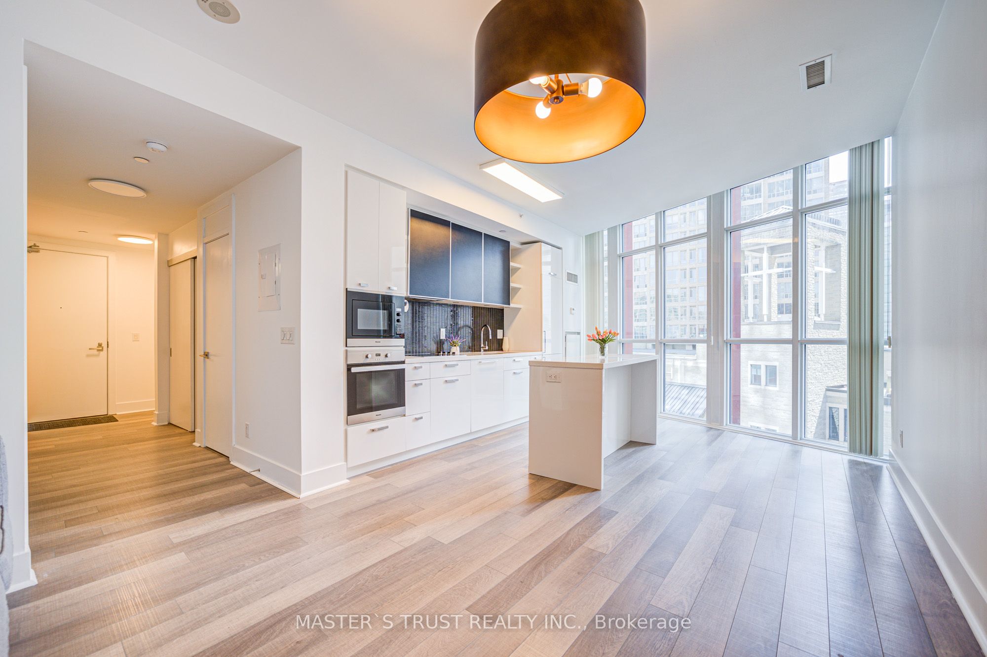 #416 - 32 Davenport Road Property Photo 16