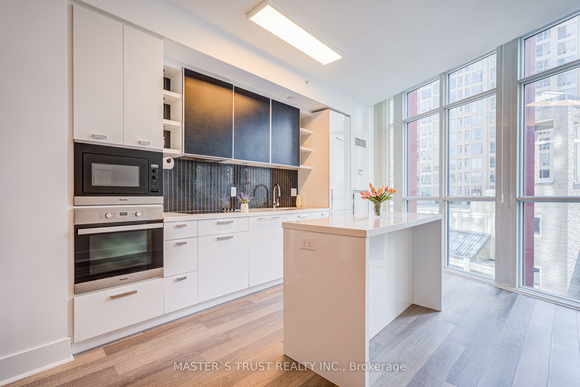 #416 - 32 Davenport Road Property Photo 17