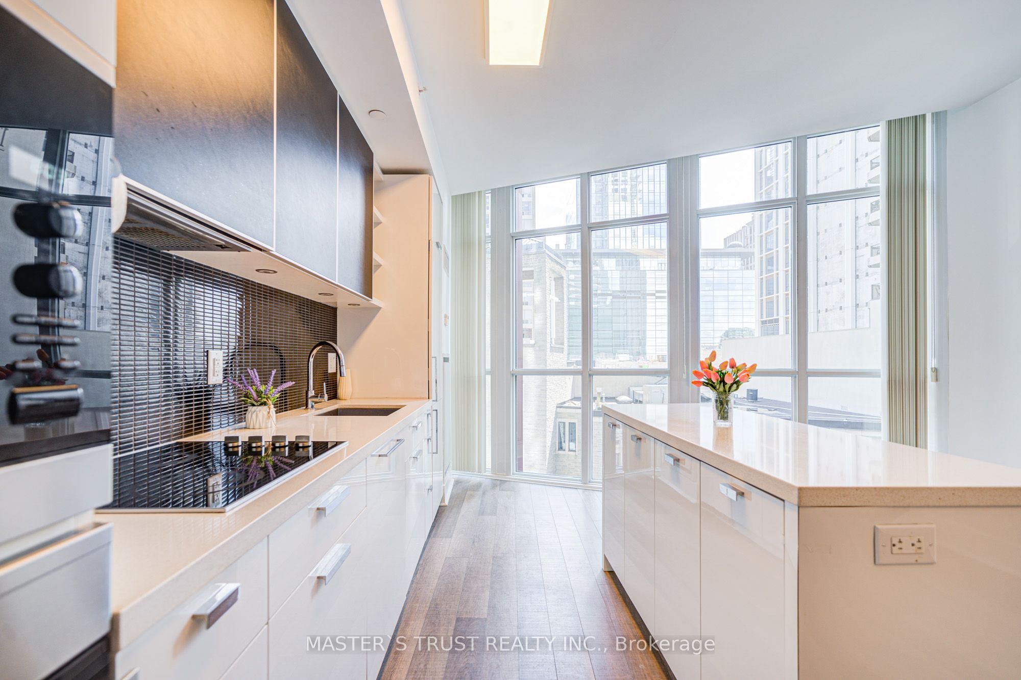 #416 - 32 Davenport Road Property Photo 18