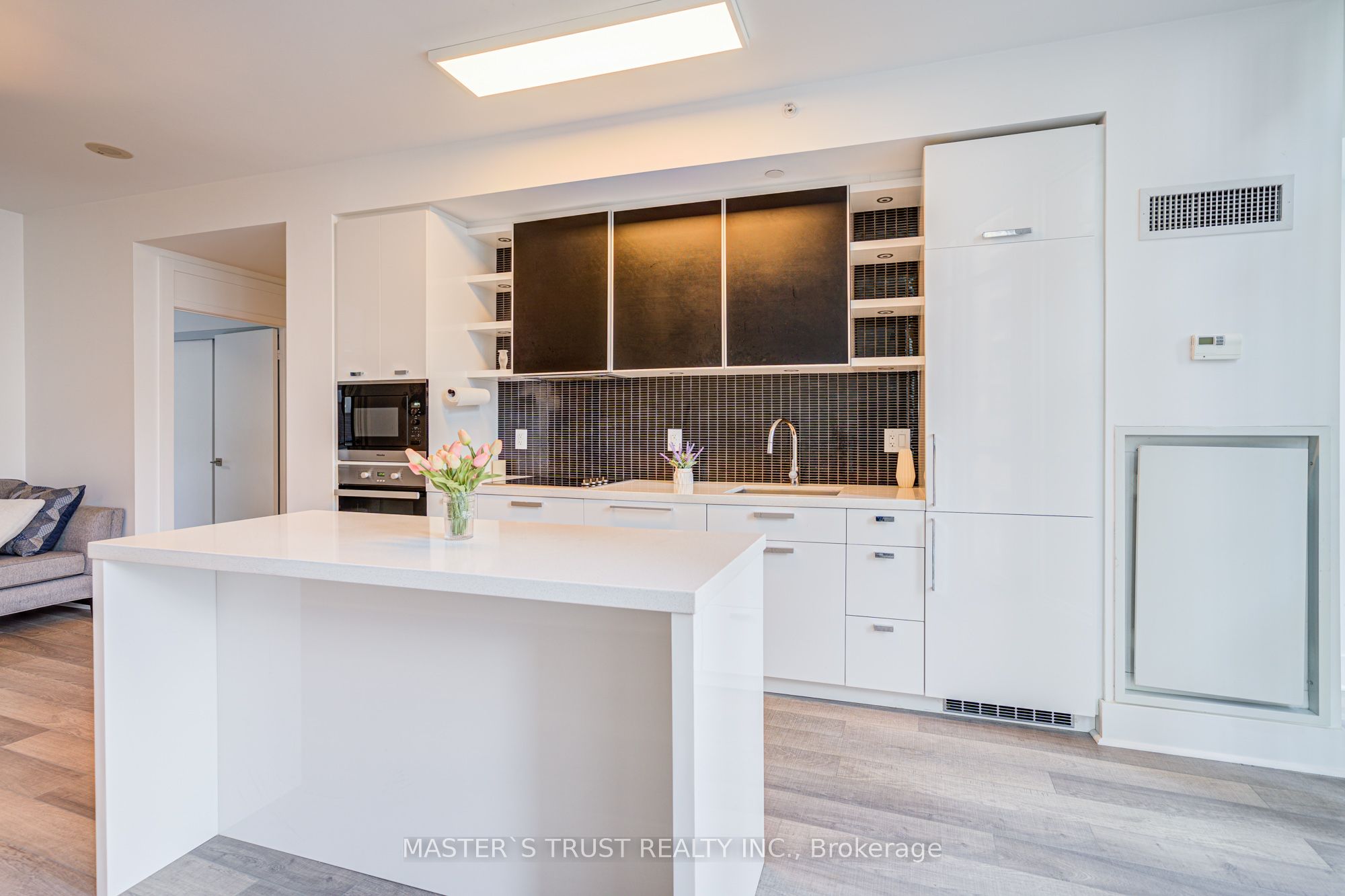 #416 - 32 Davenport Road Property Photo 20