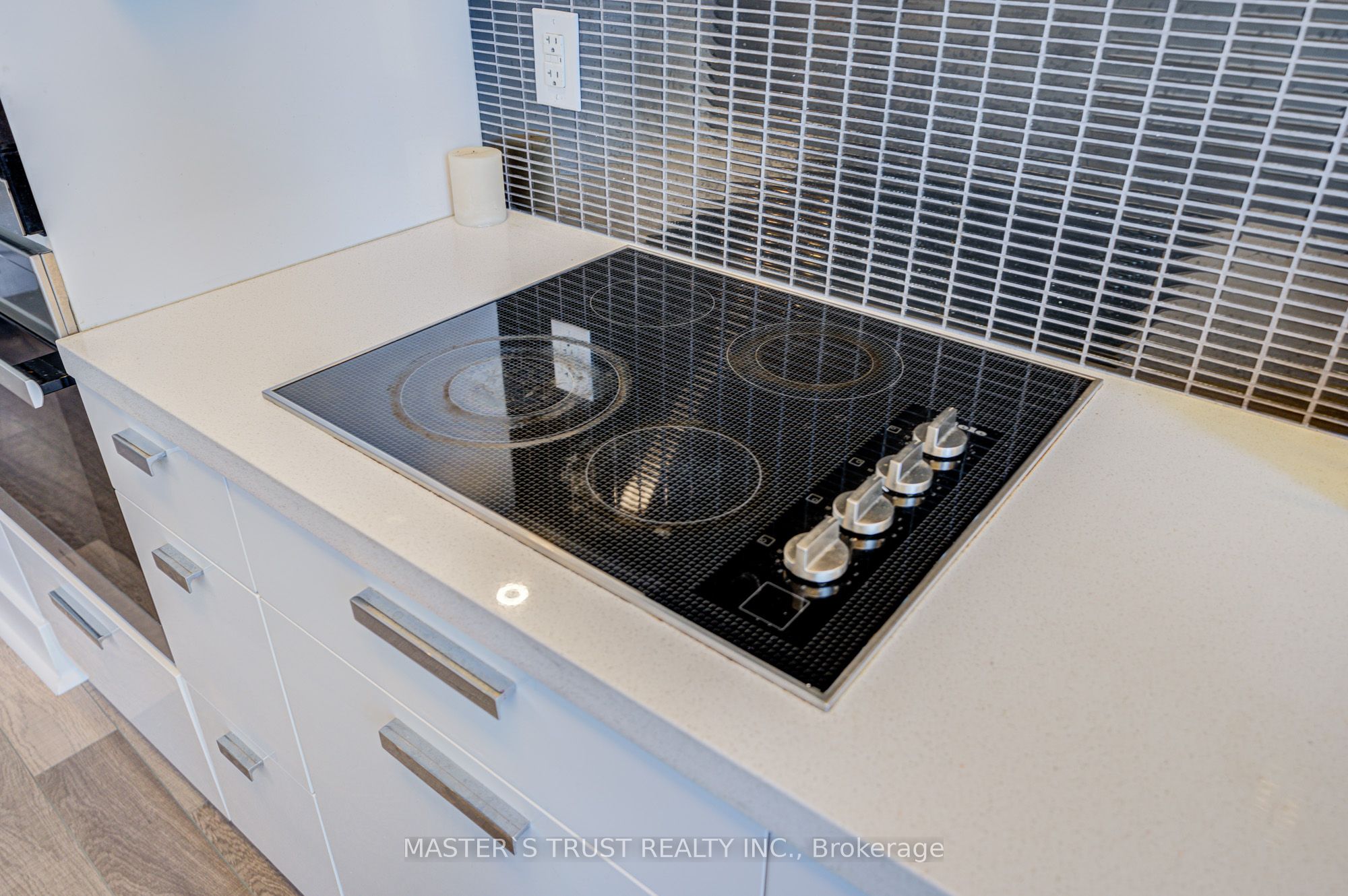 #416 - 32 Davenport Road Property Photo 25