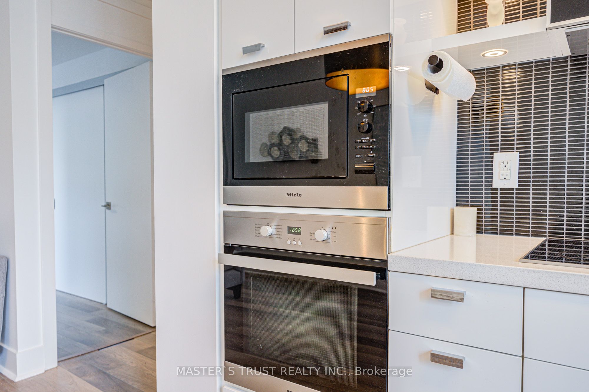 #416 - 32 Davenport Road Property Photo 26