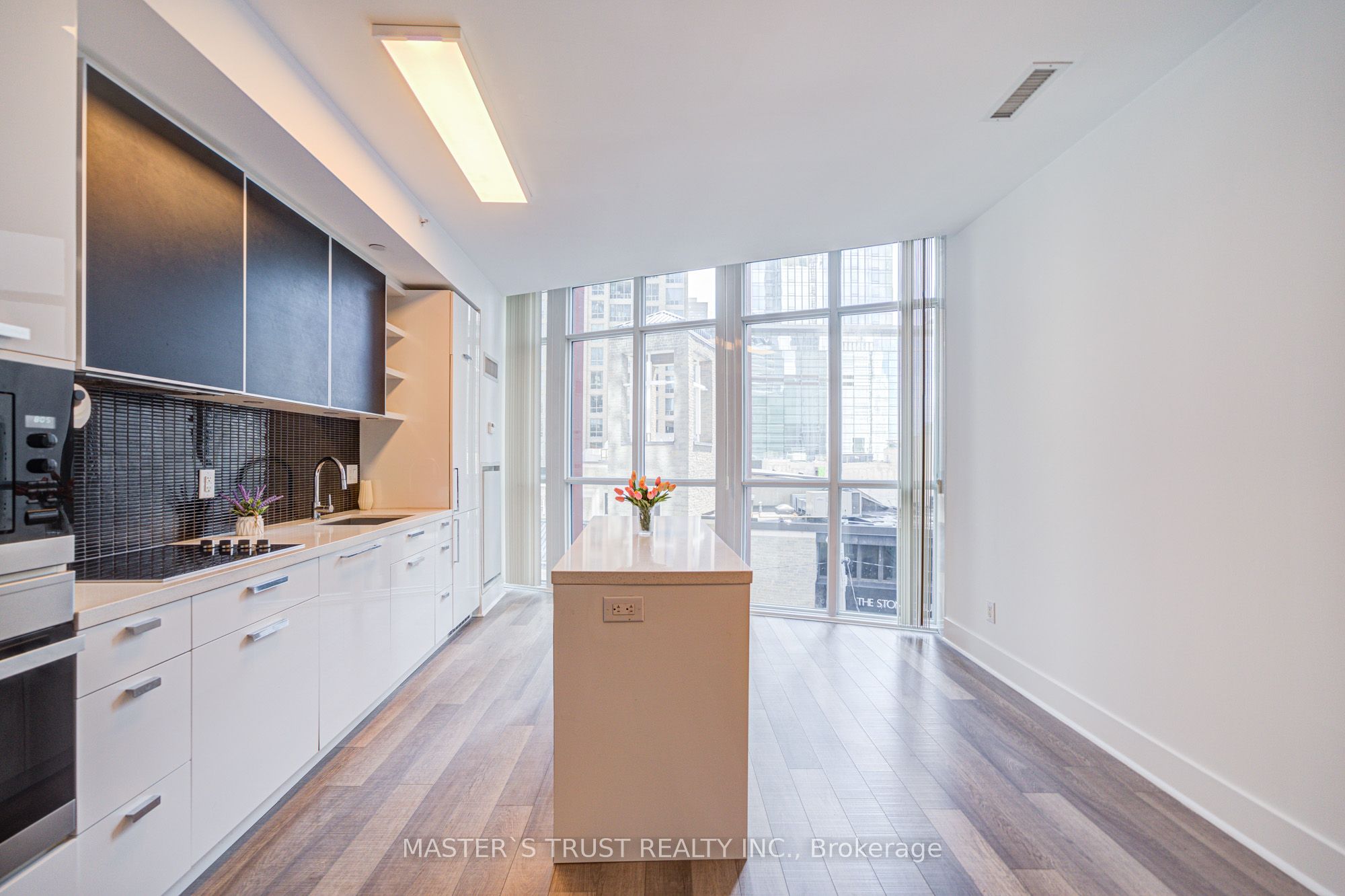 #416 - 32 Davenport Road Property Photo 28