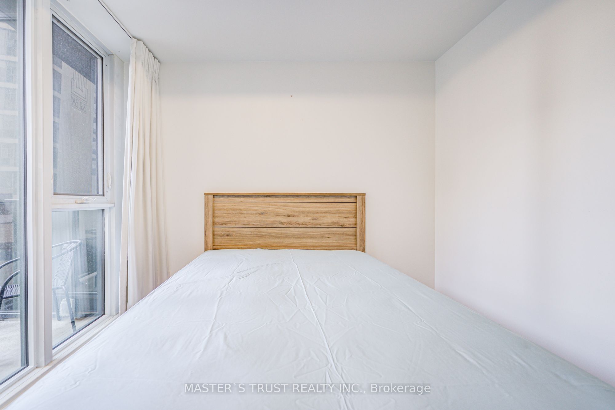 #416 - 32 Davenport Road Property Photo 30