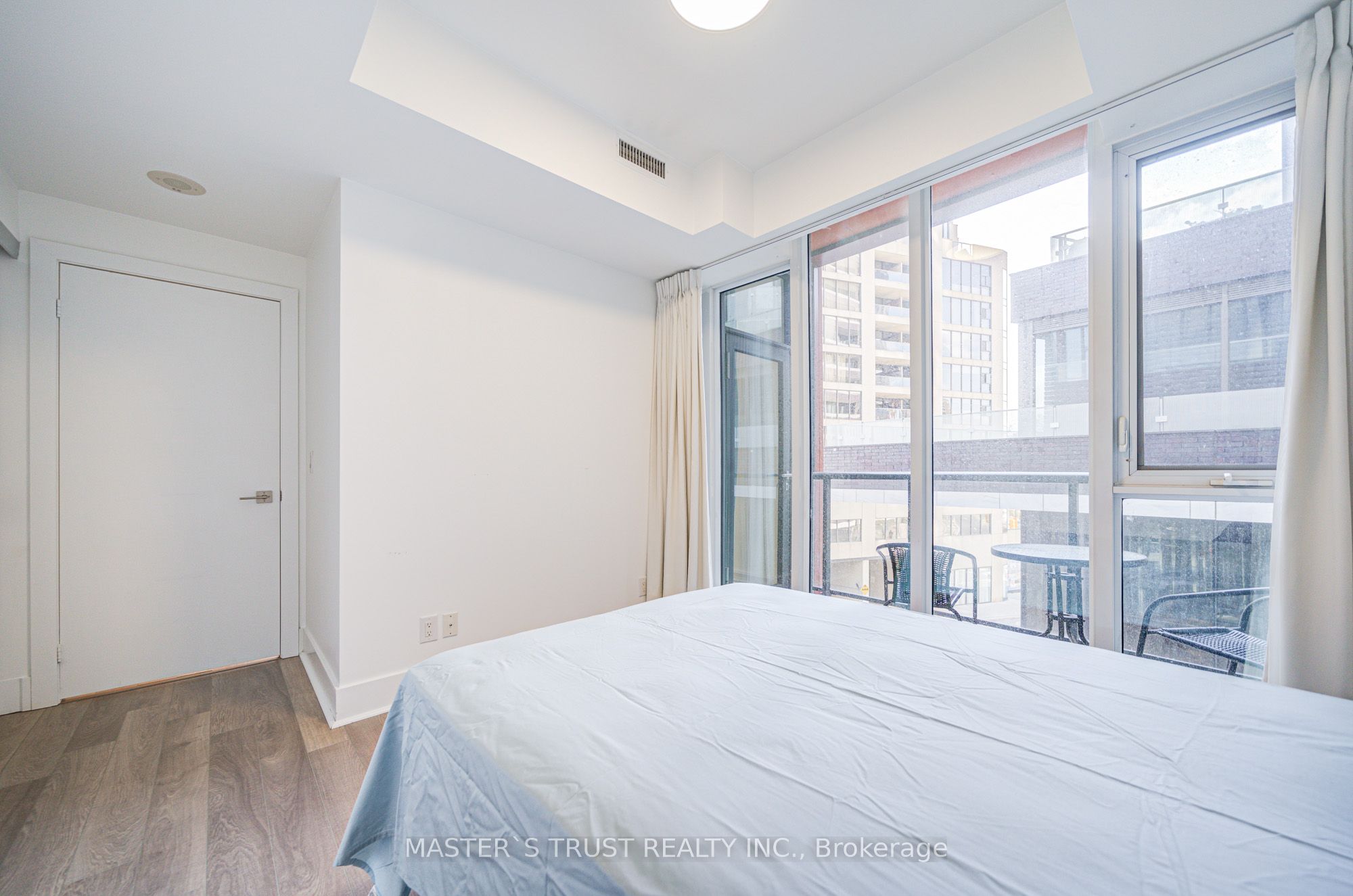 #416 - 32 Davenport Road Property Photo 32