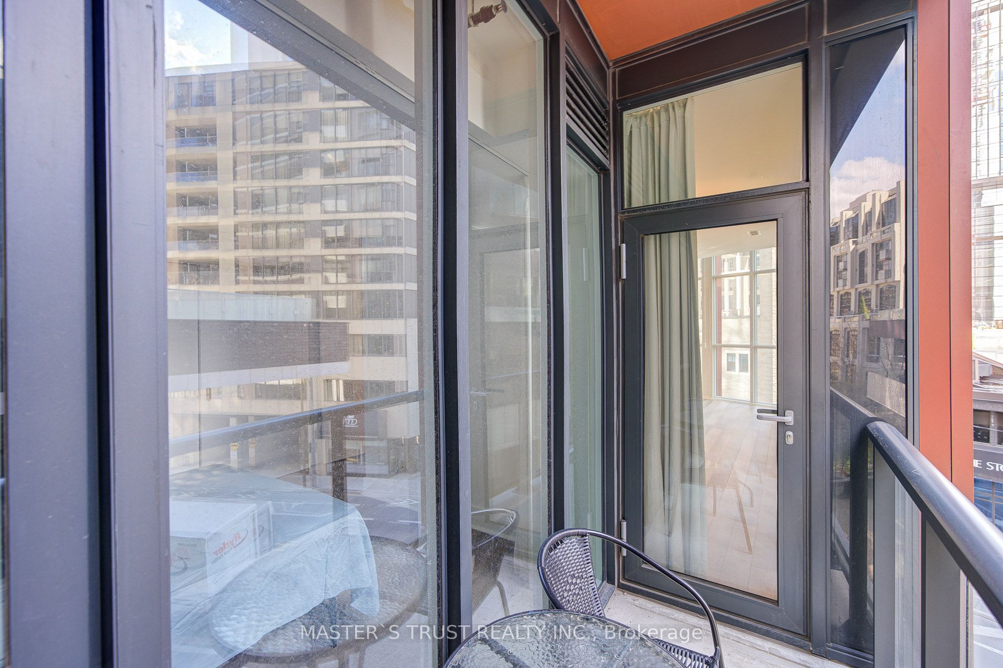 #416 - 32 Davenport Road Property Photo 34