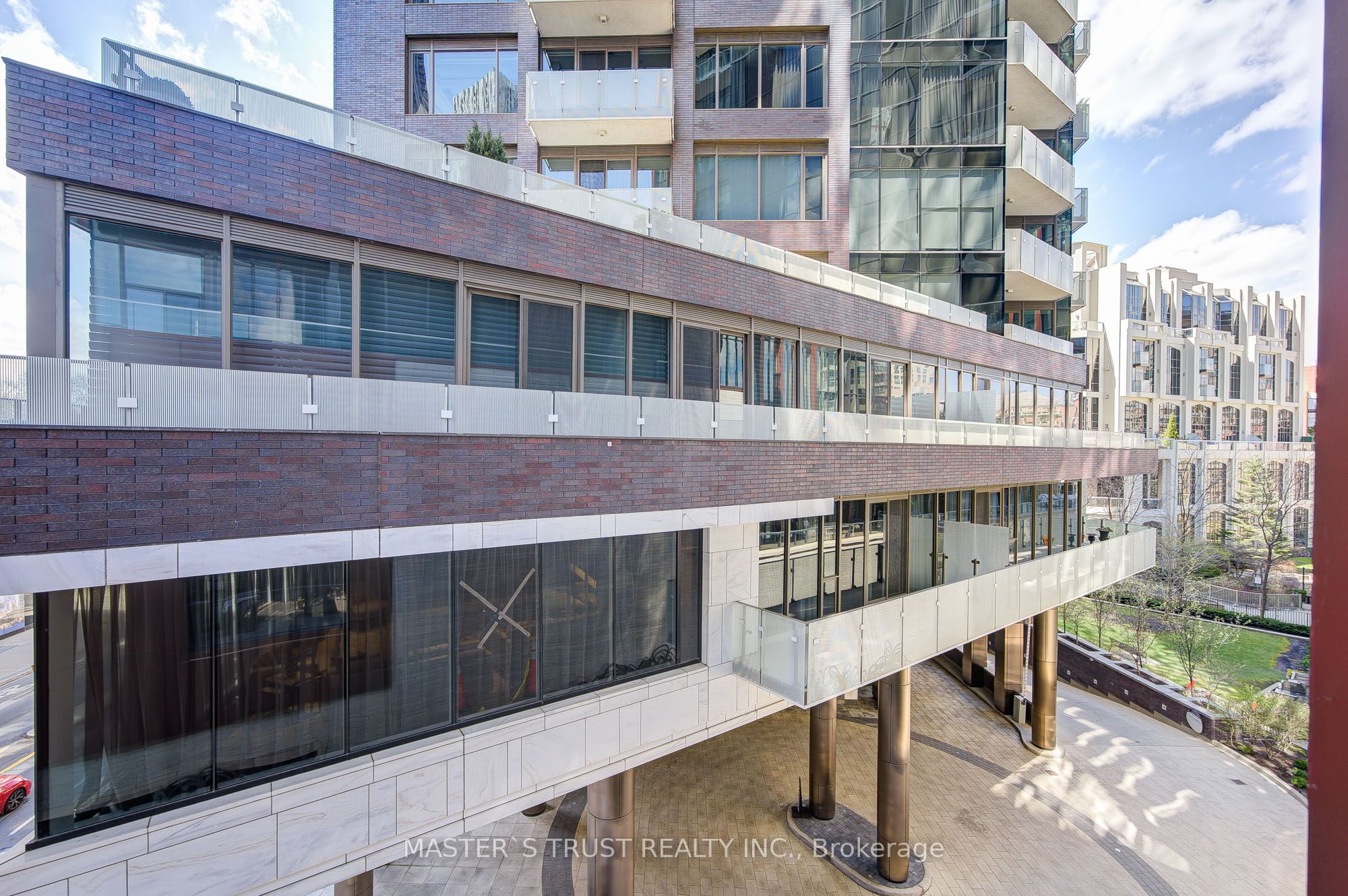 #416 - 32 Davenport Road Property Photo 36