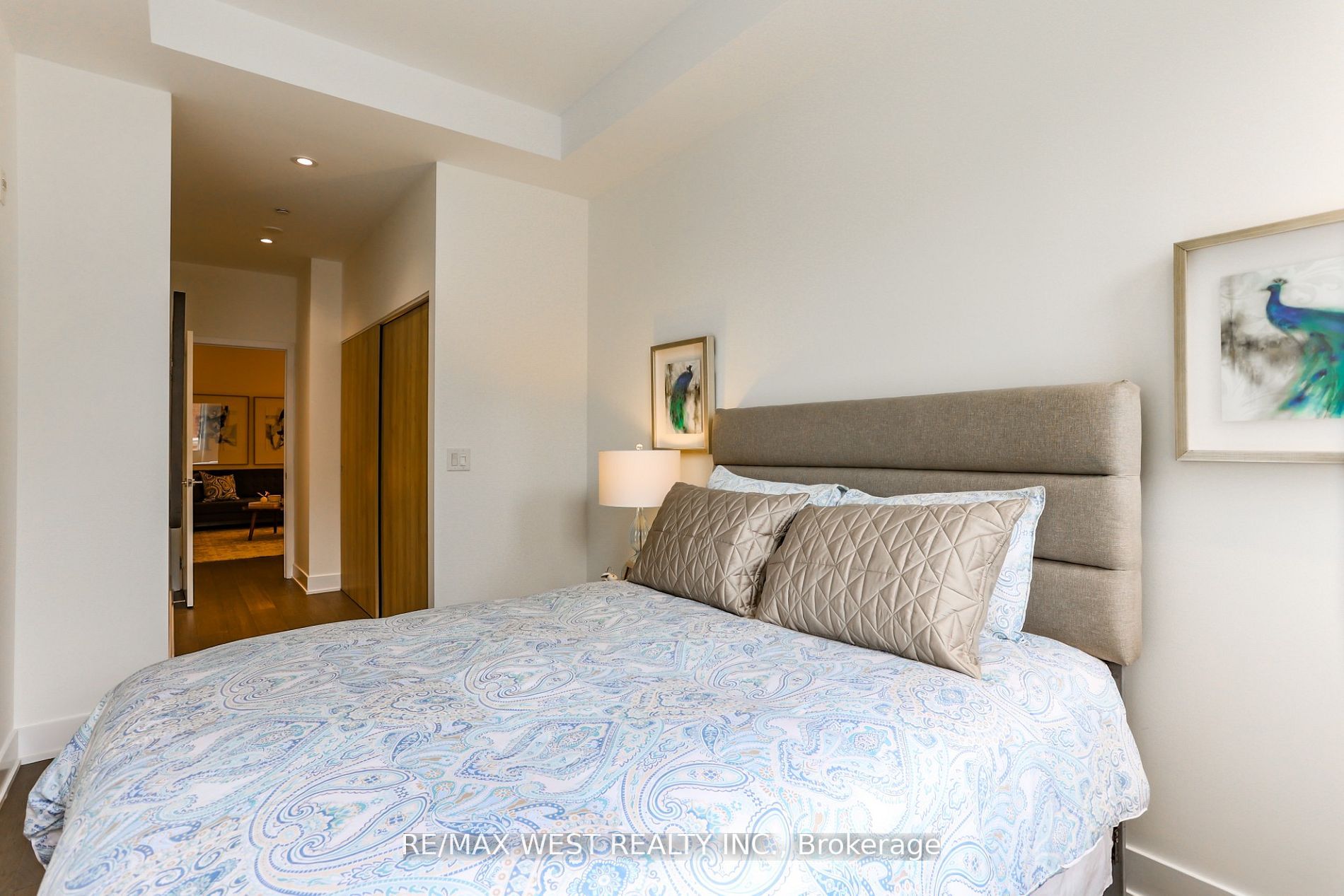 #th02 - 508 Wellington Street Property Photo 8