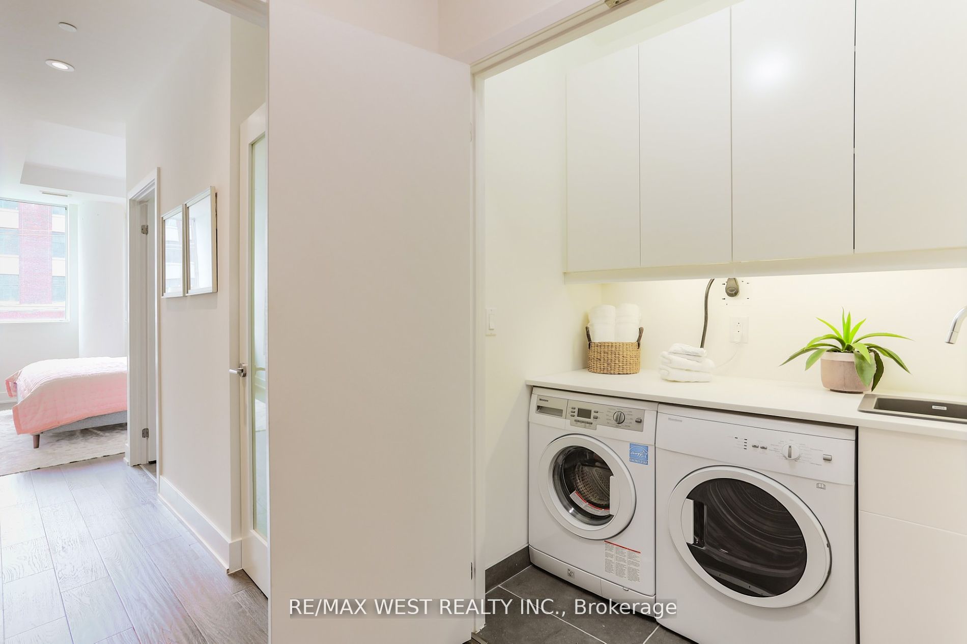 #th02 - 508 Wellington Street Property Photo 11