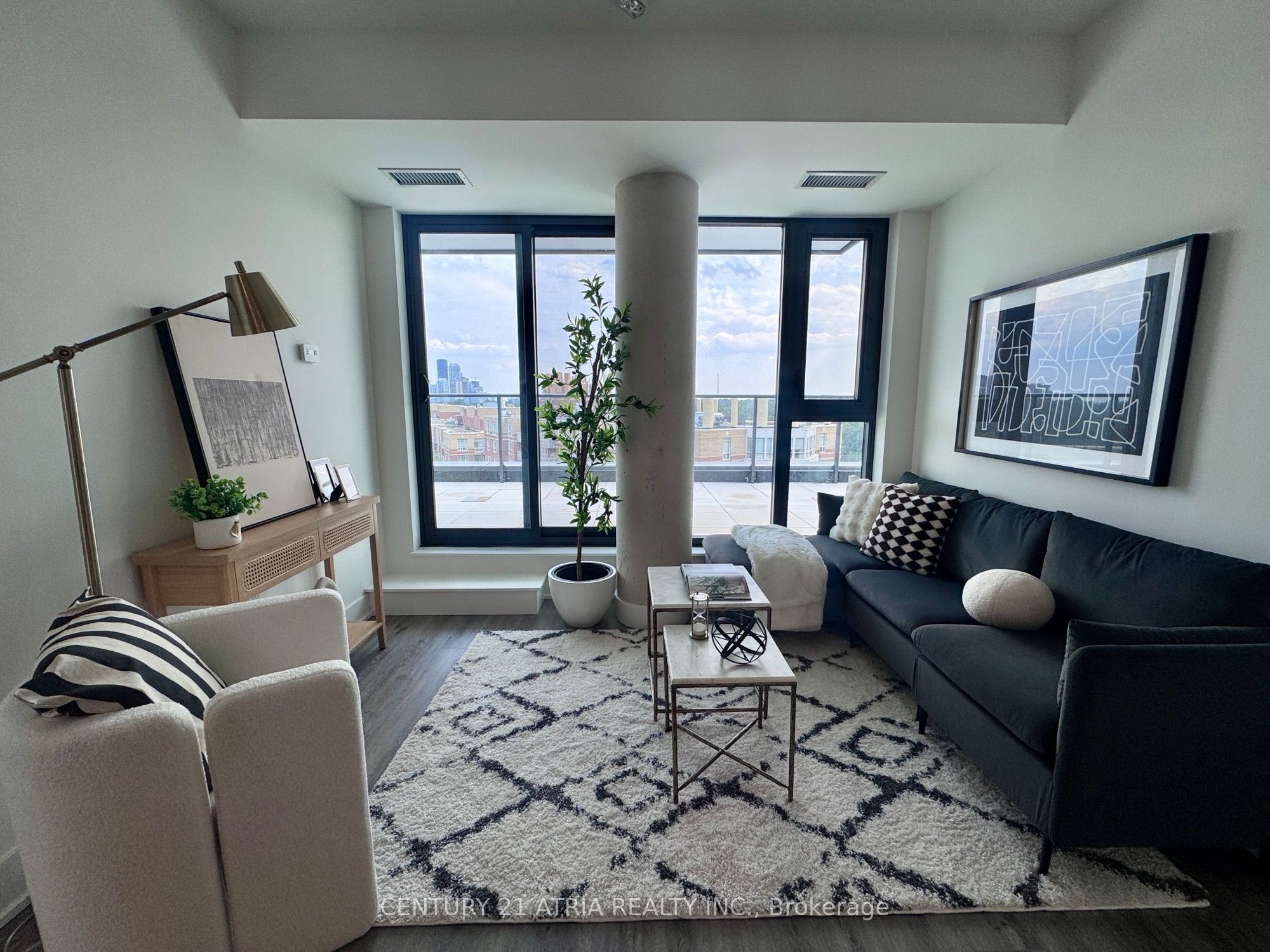 250 Lawrence Avenue 808 Property Photo 5