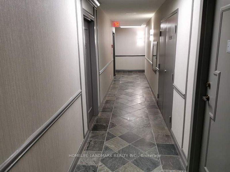 #1513 - 633 Bay Street Property Photo 1